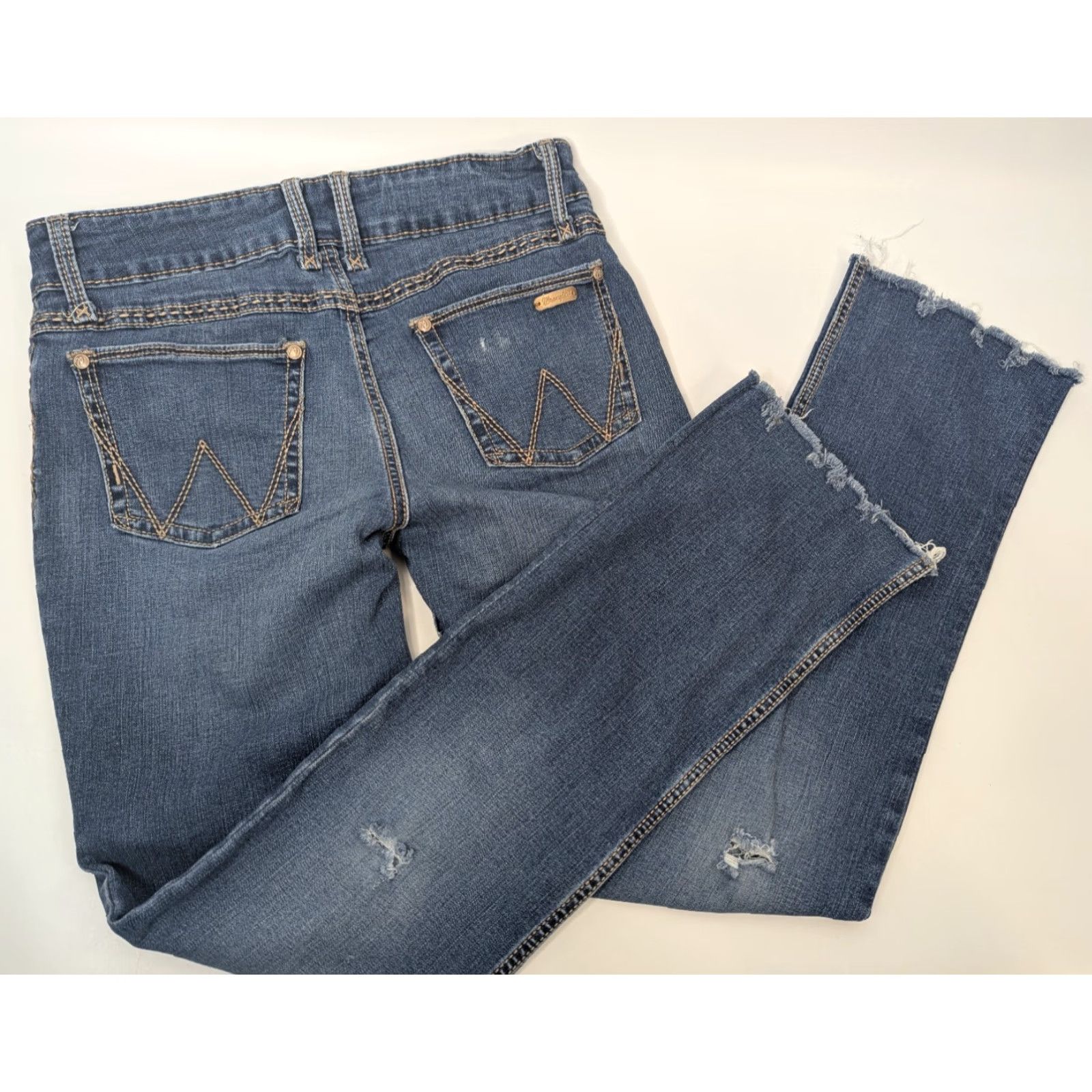 Wrangler Wrangler Jeans Women's Bootcut Denim Blue 7/8 Distressed Raw Hem Size 28" / US 6 / IT 42 - 2 Thumbnail