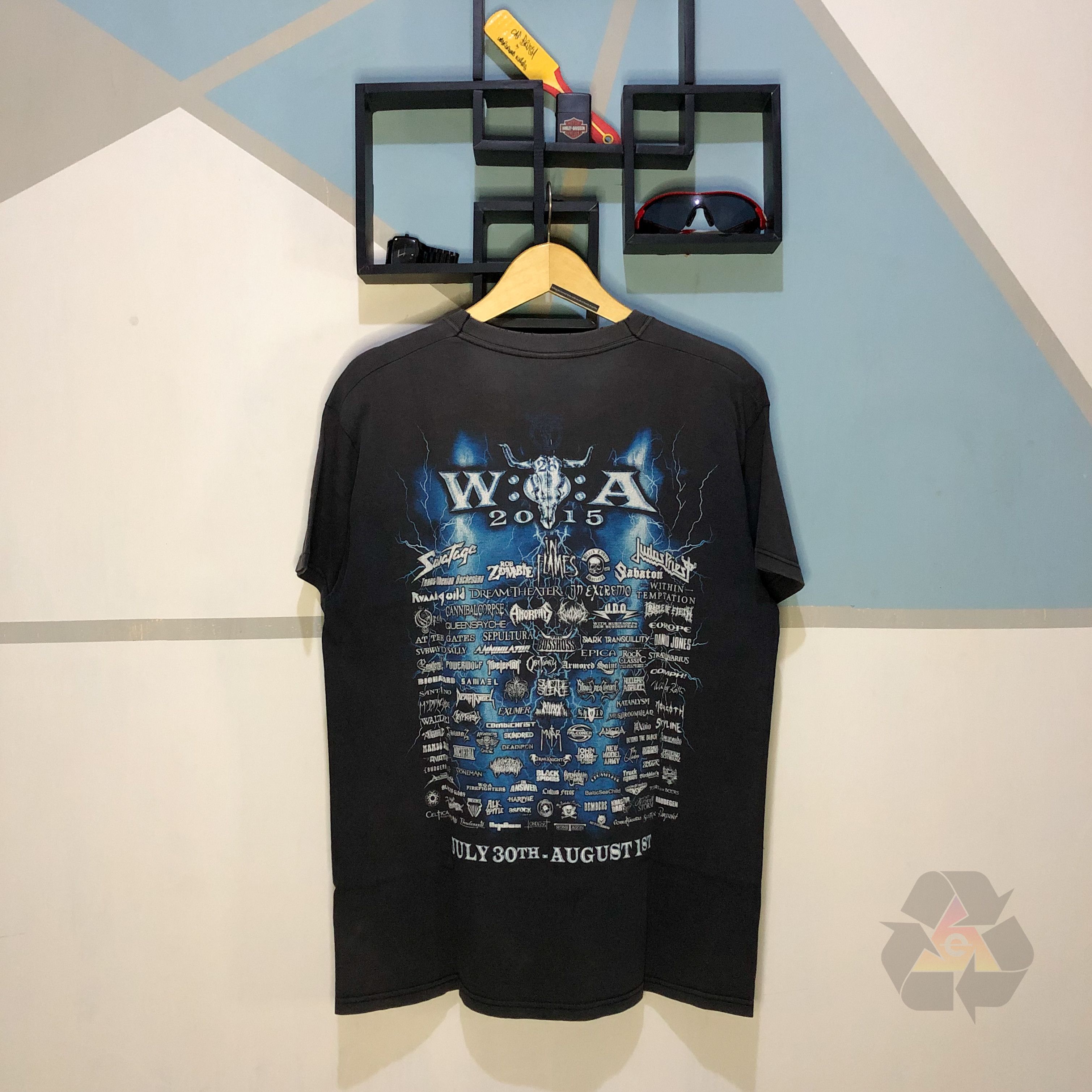 Band Tees Vintage WOA Wacken Festival 2015 THRASHED Rare T-Shirt Y2K Size US L / EU 52-54 / 3 - 12 Thumbnail