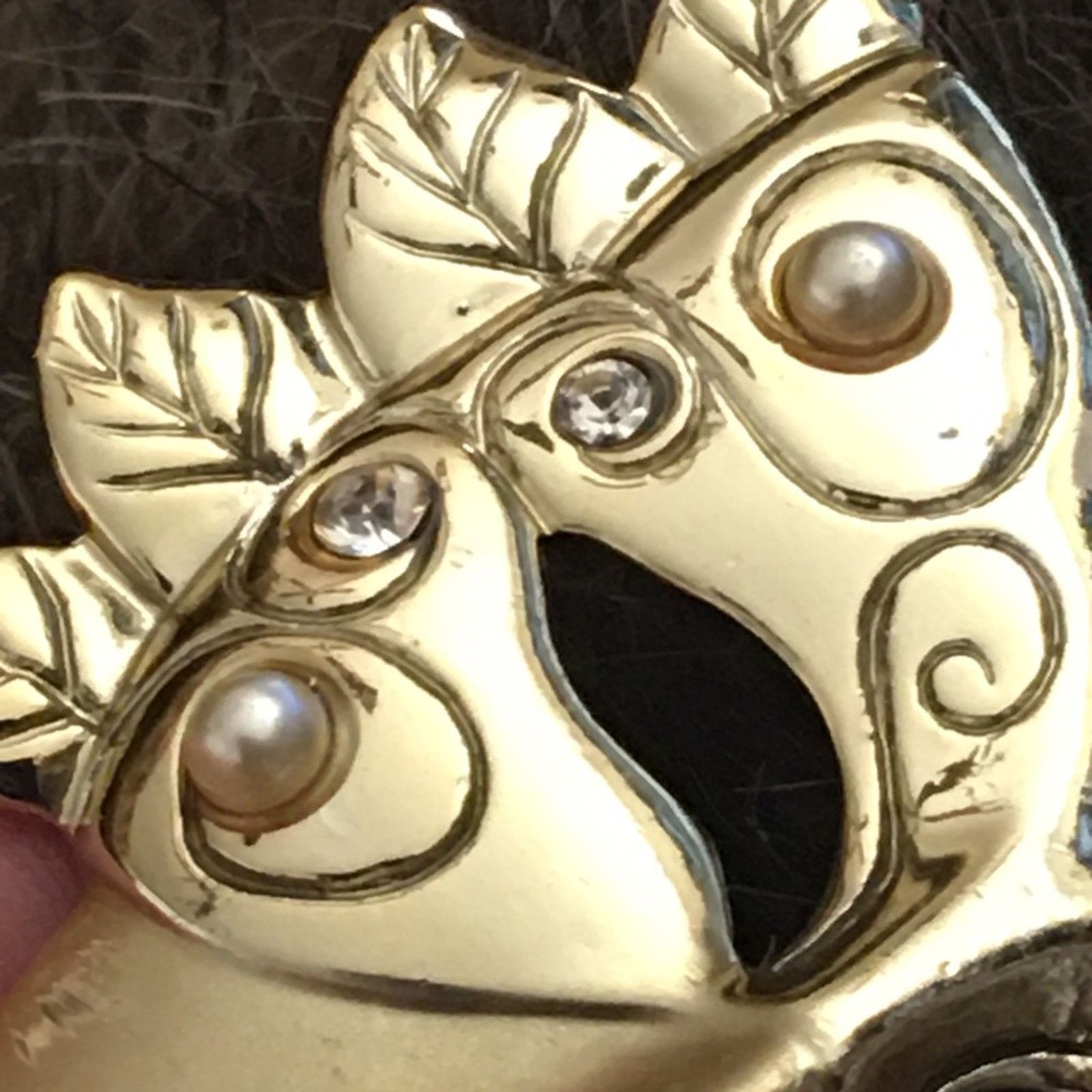 Vintage Vintage 80s gold tone jeweled mask brooch pin Size ONE SIZE - 8 Thumbnail