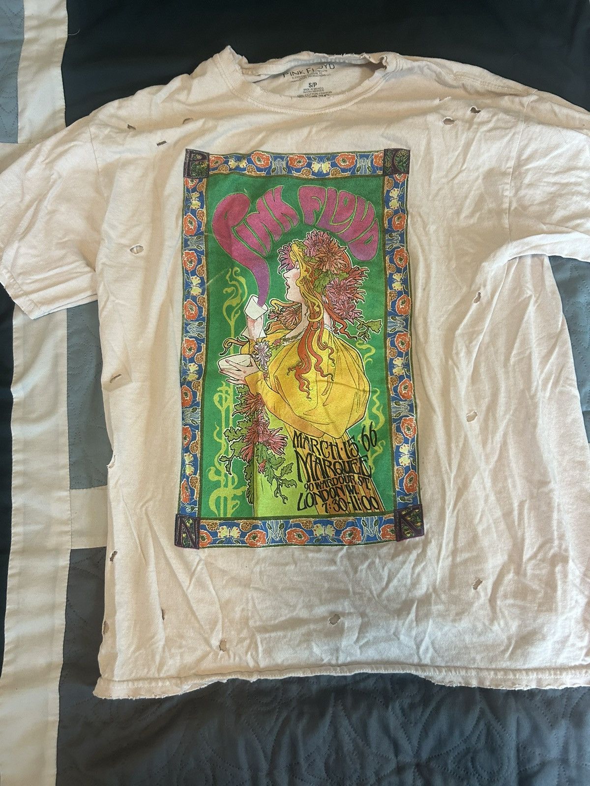 Vintage Distressed Pink Floyd Shirt Size US S / EU 44-46 / 1 - 1 Thumbnail