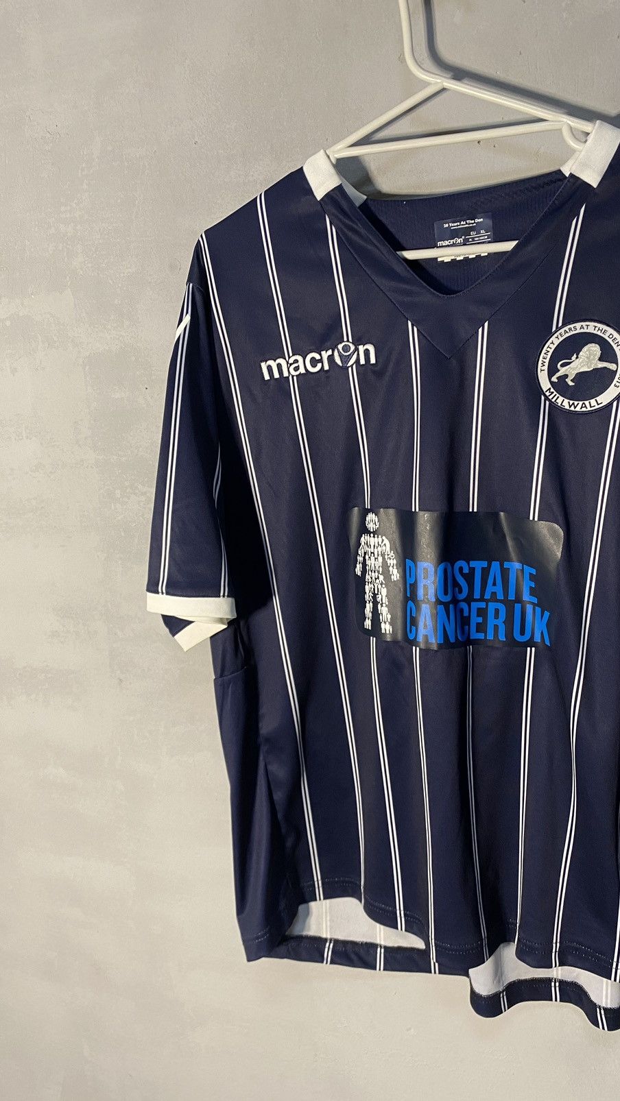 Other Millwall soccer jersey Size US XL / EU 56 / 4 - 3 Thumbnail