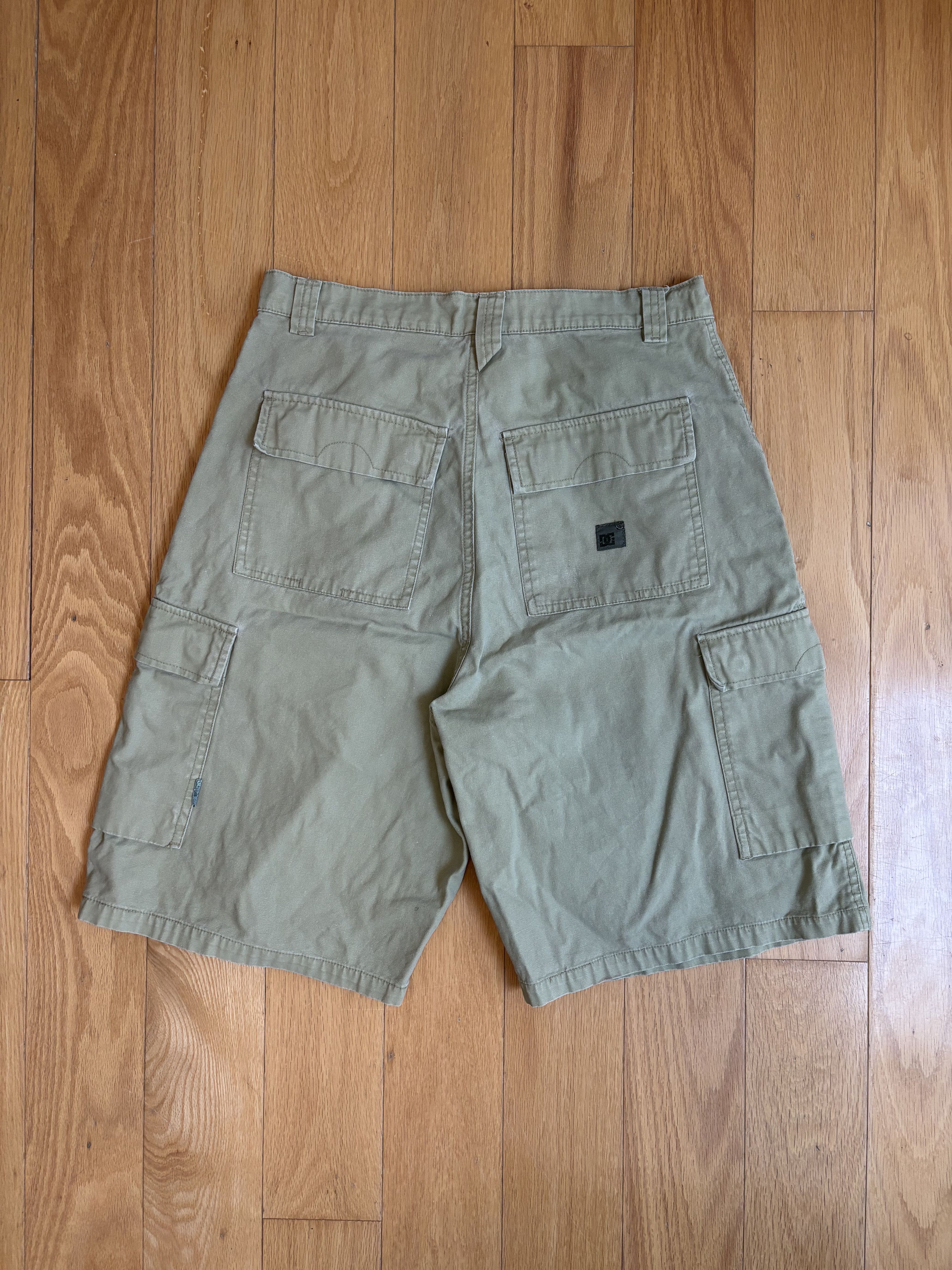 DC DC Skateboarding Wide Shorts 32 Size US 32 / EU 48 - 2 Thumbnail