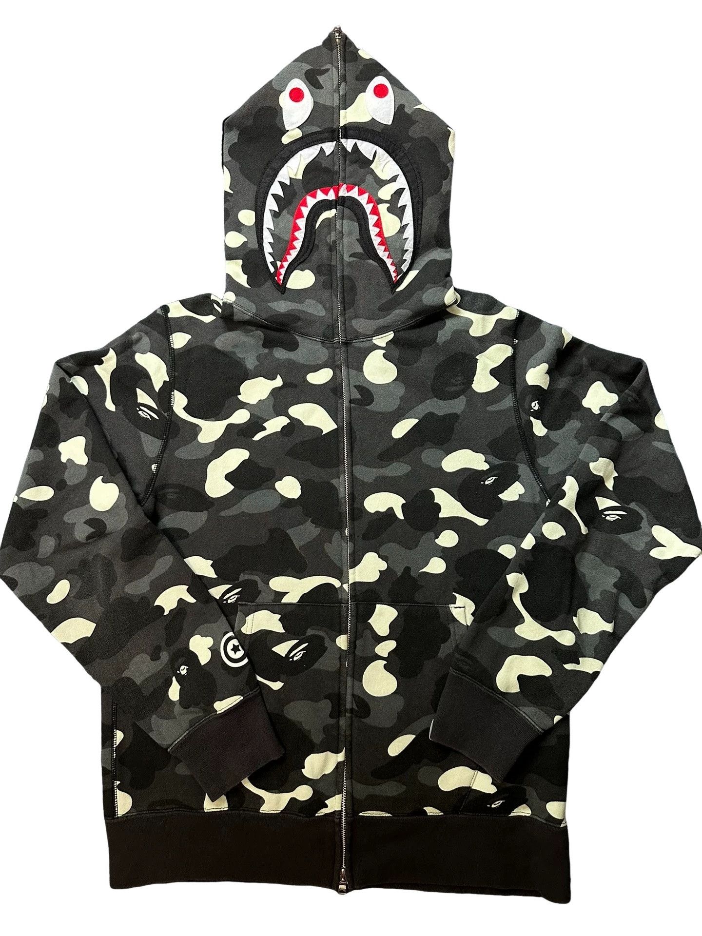 Bape Bape Shark Camo Hoodie Size L Size US L / EU 52-54 / 3 - 1 Thumbnail