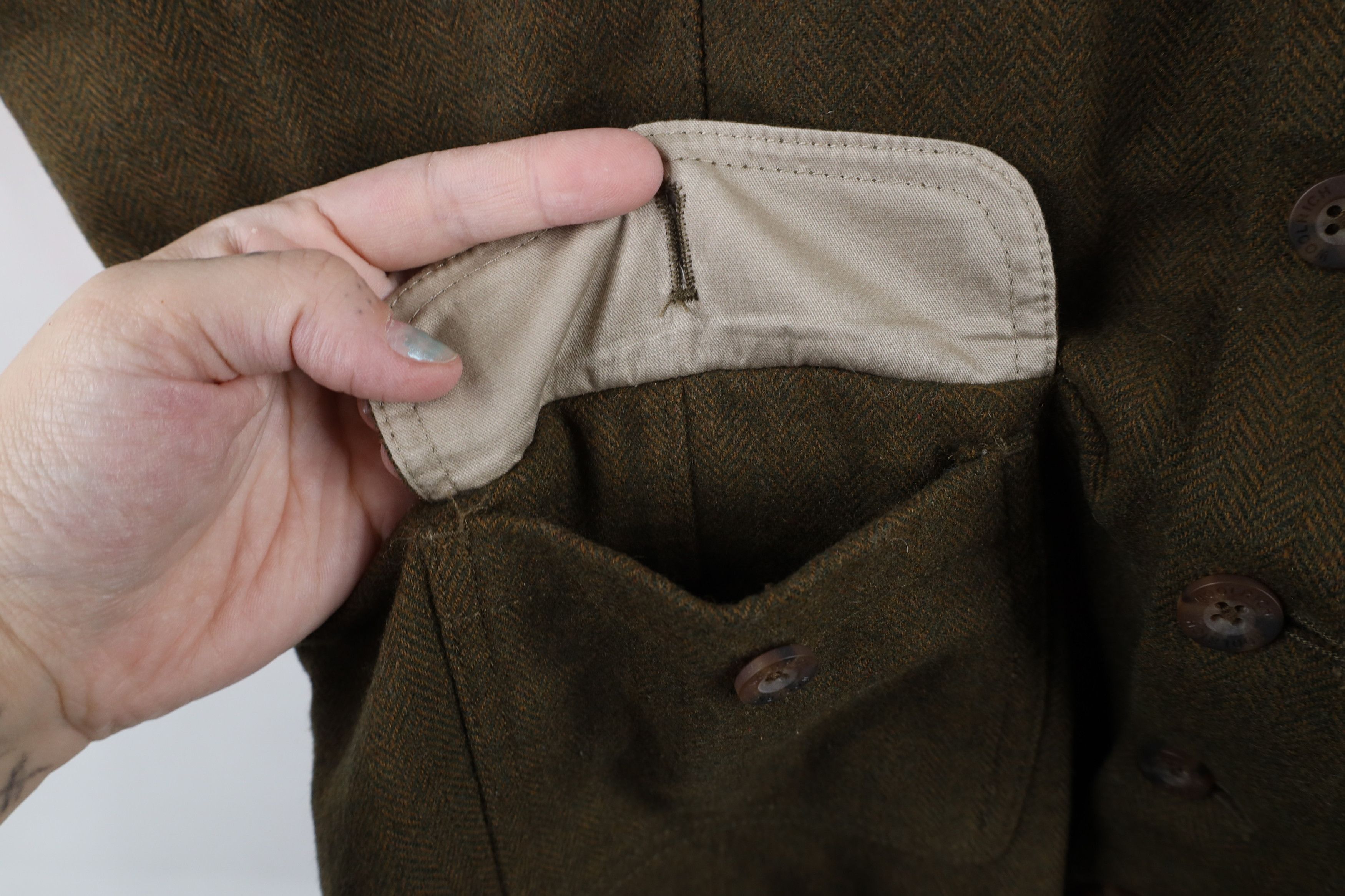 Vintage × Woolrich Woolen Mills Vintage Woolrich Herringbone Buckle Back Vest Jacket Green Size US L / EU 52-54 / 3 - 6 Thumbnail