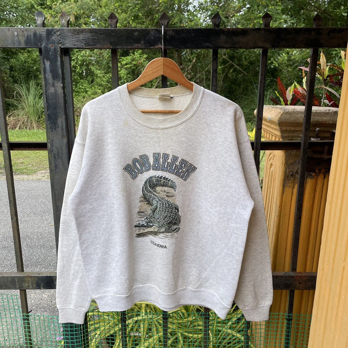 Vintage 🔥Vintage 90s Bob Allen Big Crocodile Sweatshirts Size US M / EU 48-50 / 2 - 1 Thumbnail