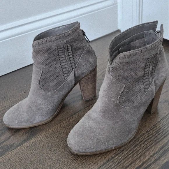 Vince Camuto Fretzia Perforated Suede Almond Toe Bootie Size US 5.5 / IT 35.5 - 4 Thumbnail