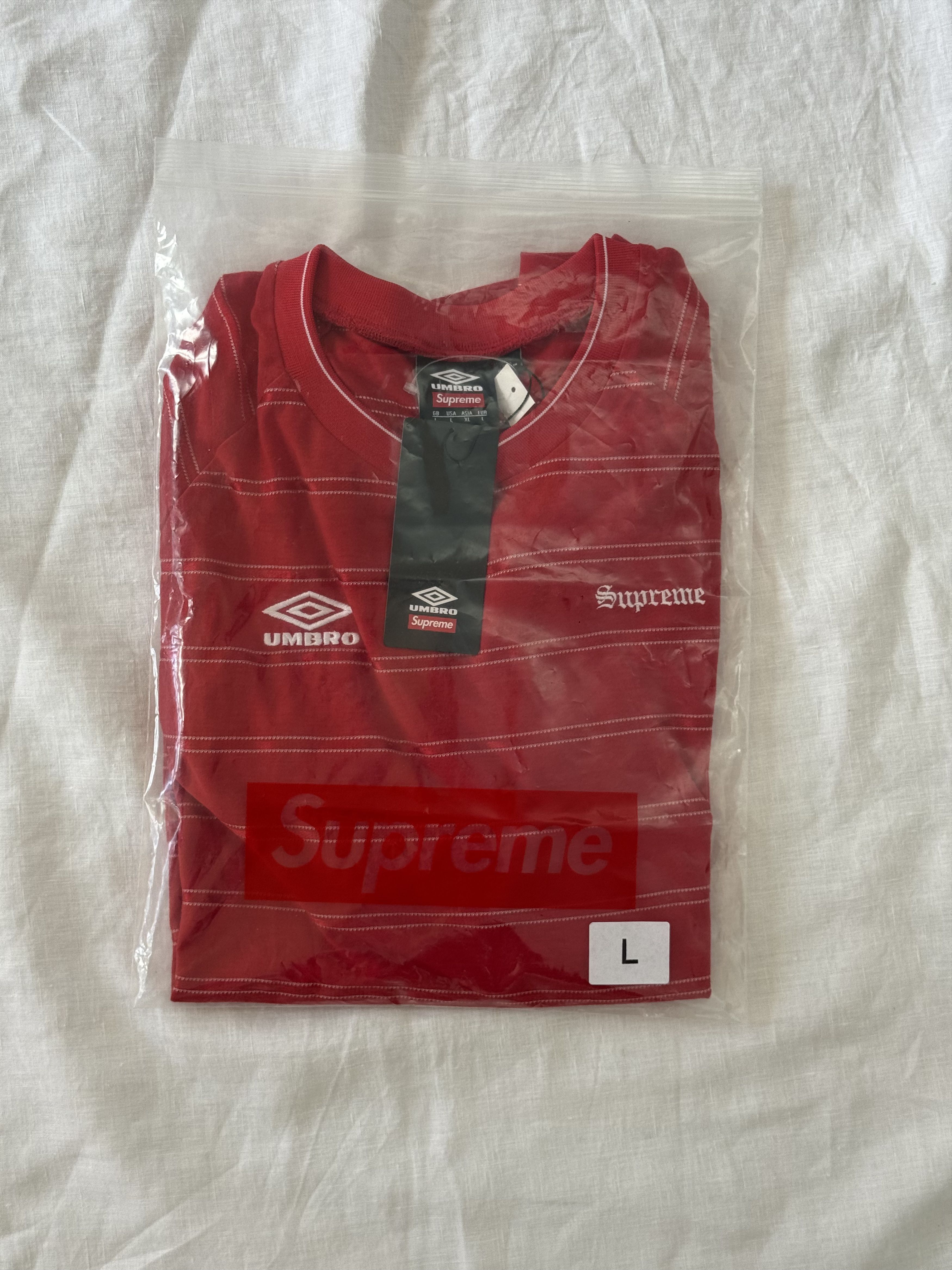 Supreme Supreme x Umbro Jersey - 2025 - Red Size US L / EU 52-54 / 3 - 6 Thumbnail
