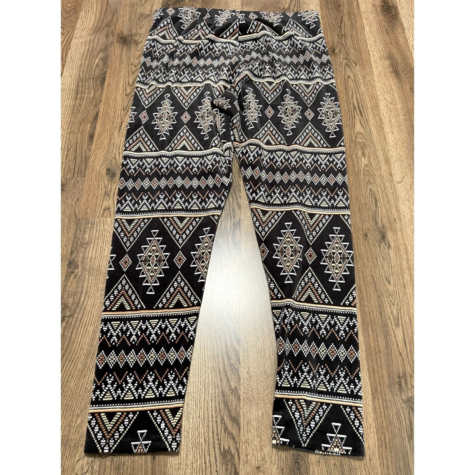 Vintage **Women's Pull On Brown White Tan No Boundaries XXL Leggings** User: Women's Pull On No Boundaries Brown White Tan XXL Leggings Size 40" / US 18 - 2 Thumbnail