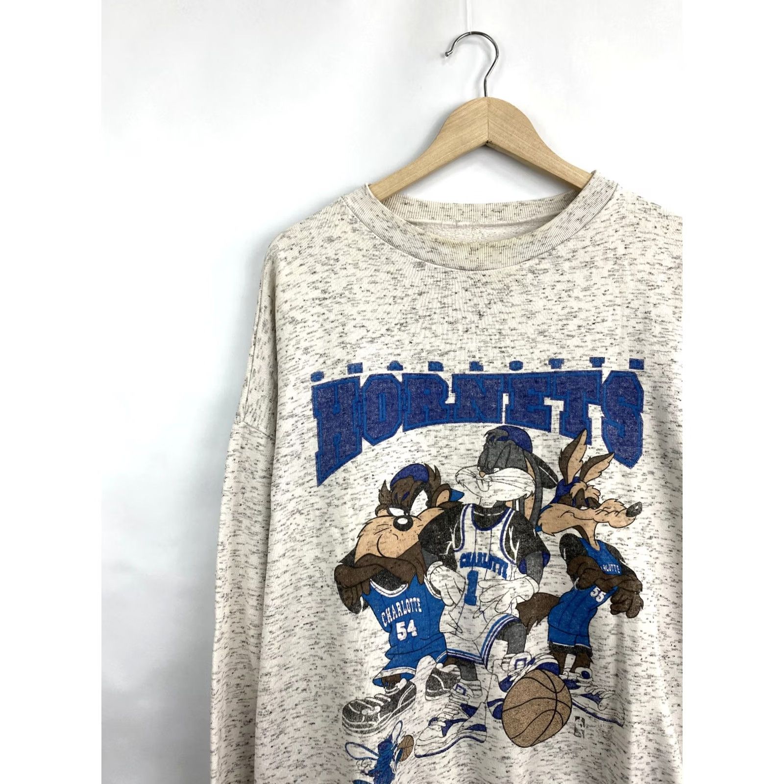 Gildan VINTAGE Charlotte Hornets NBA Looney Tunes Sweatshirt XL Gray Mens Pullover 90s Retro Cartoon Hoodie? Size US XL / EU 56 / 4 - 3 Thumbnail
