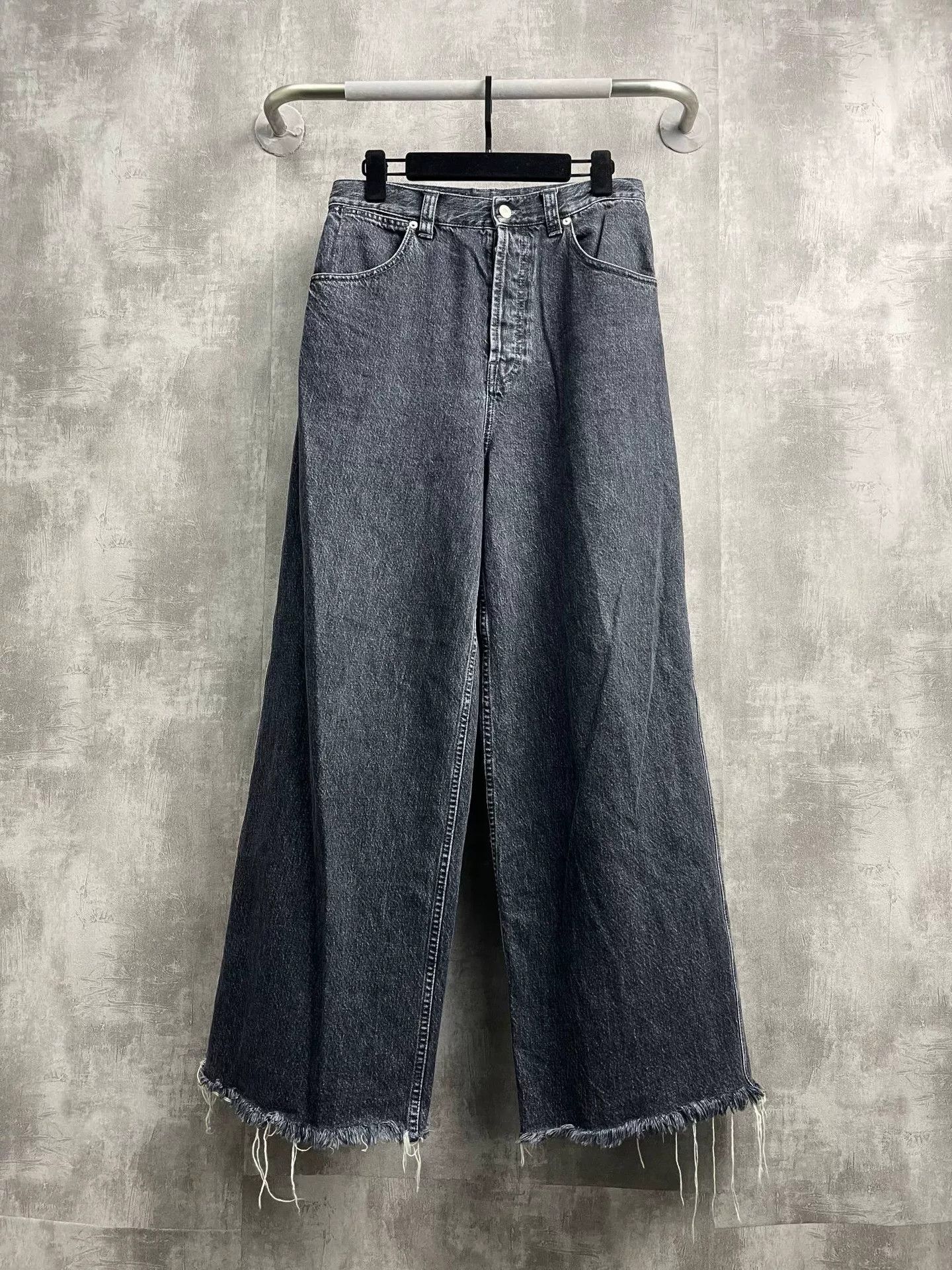 Gucci Gucci Washed Black Distressed Wide-Leg Jeans Size 30" / US 8 / IT 44 - 1 Thumbnail