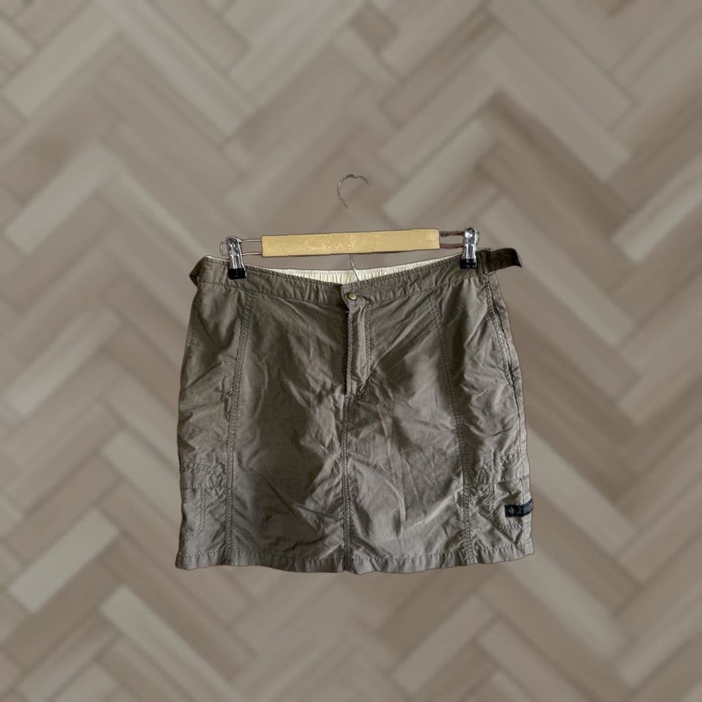 Vintage **Columbia Womens Green Outdoor Hiking Skirt Size 8** User: **Columbia Green Womens Outdoor Hiking Skirt Size 8** Size 30" / US 8 / IT 44 - 1 Thumbnail