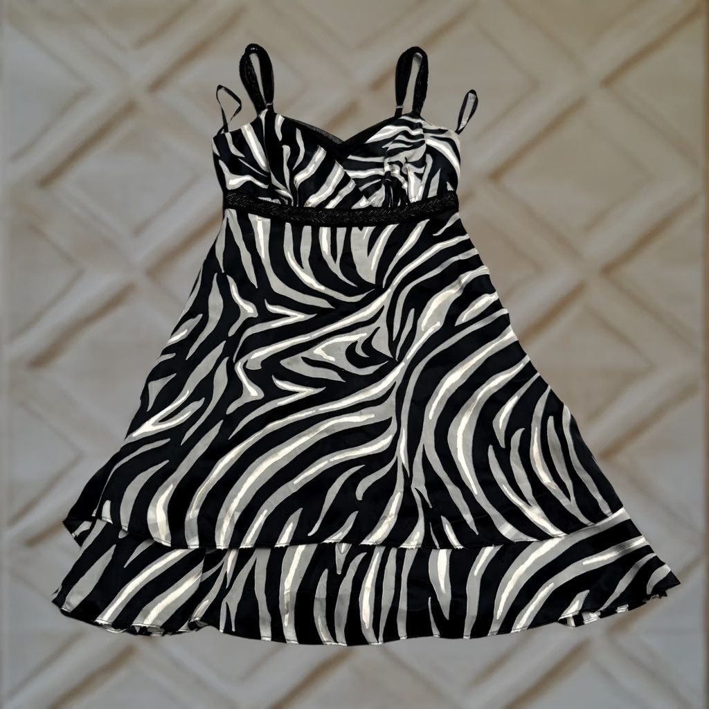 White House Black Market White House Black Market Zebra Print Beaded Mini Dress Womens 0 Black White Size XS / US 0-2 / IT 36-38 - 1 Thumbnail
