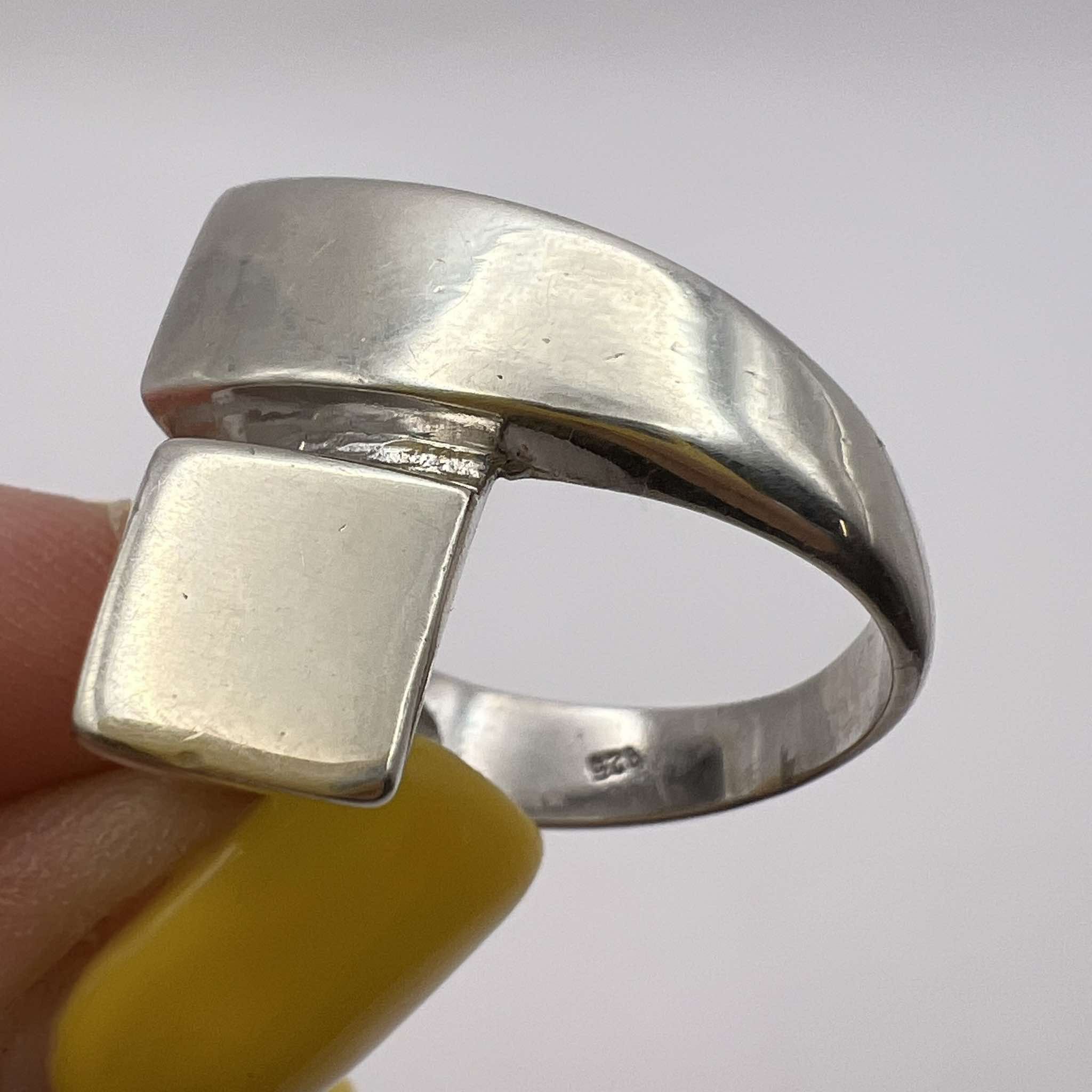 Vintage Geometric Vintage Sterling Silver 925 Ring Signed Size 8 Size ONE SIZE - 4 Thumbnail