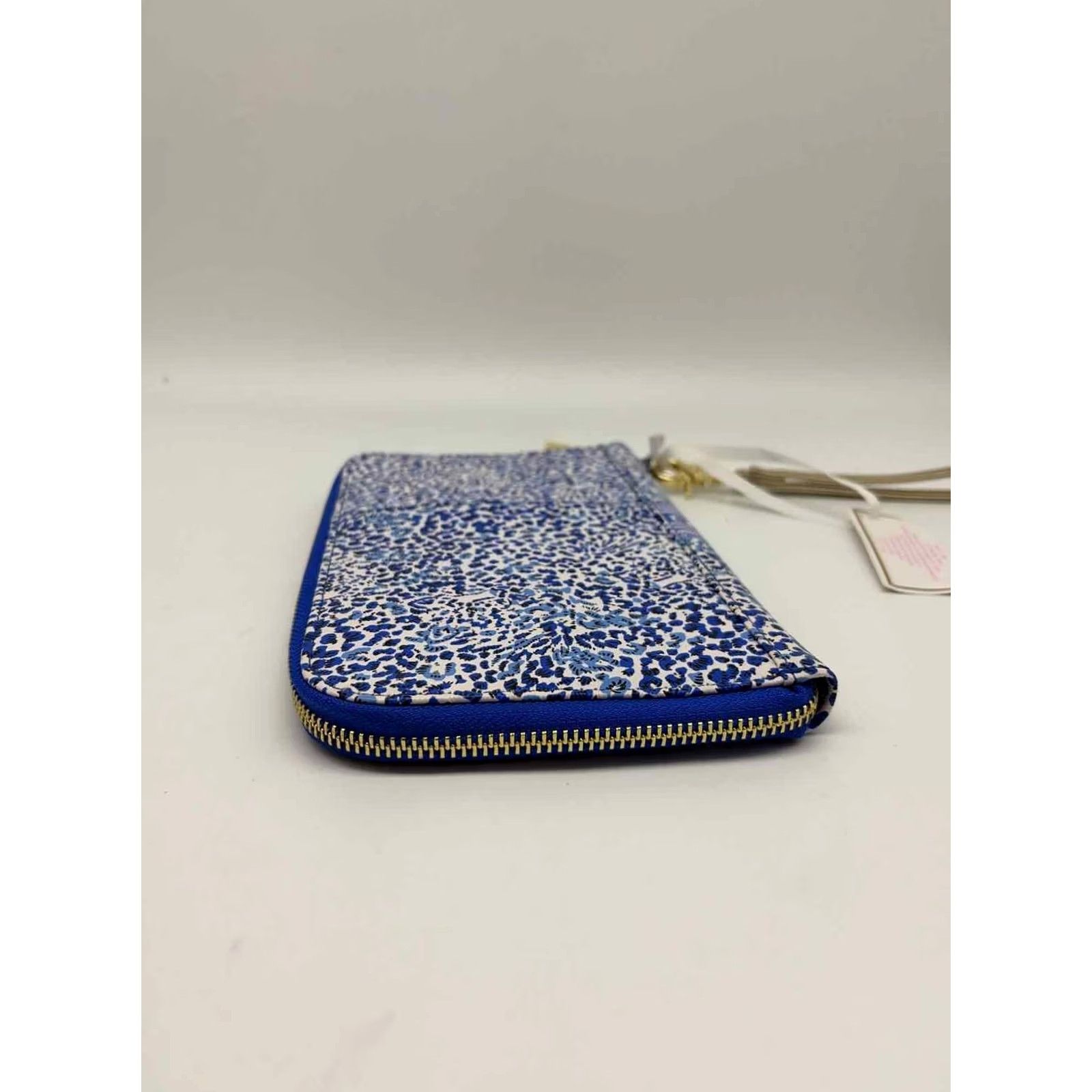 Lilly Pulitzer Pre-Owned Lilly Pulitzer Blue Wristlet Size ONE SIZE - 3 Thumbnail