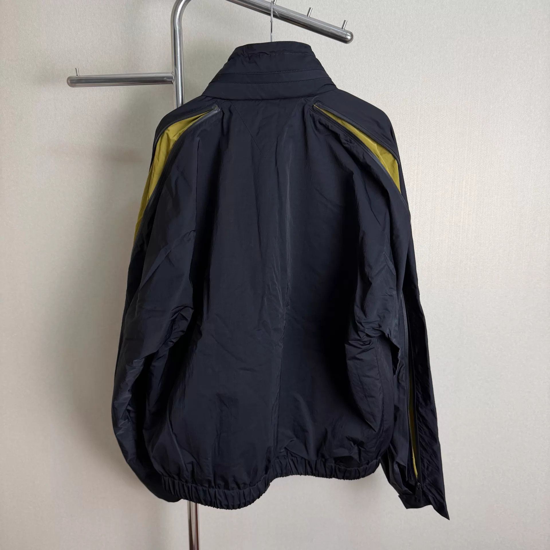 Bottega Veneta BV FW22 Colorblock Drawstring Hooded Jacket Men's Black XL Size US XL / EU 56 / 4 - 2 Thumbnail