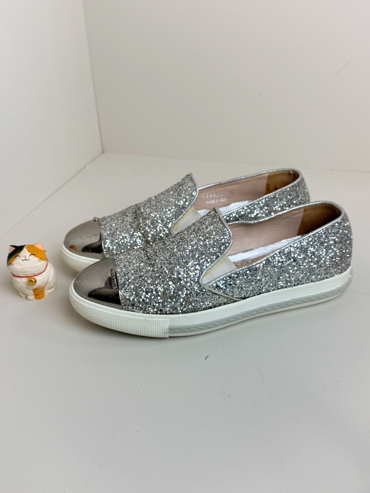 Miu Miu Miu Miu Silver Lowtop Sneakers us_5 Women Size US 5 / IT 35 - 1 Thumbnail