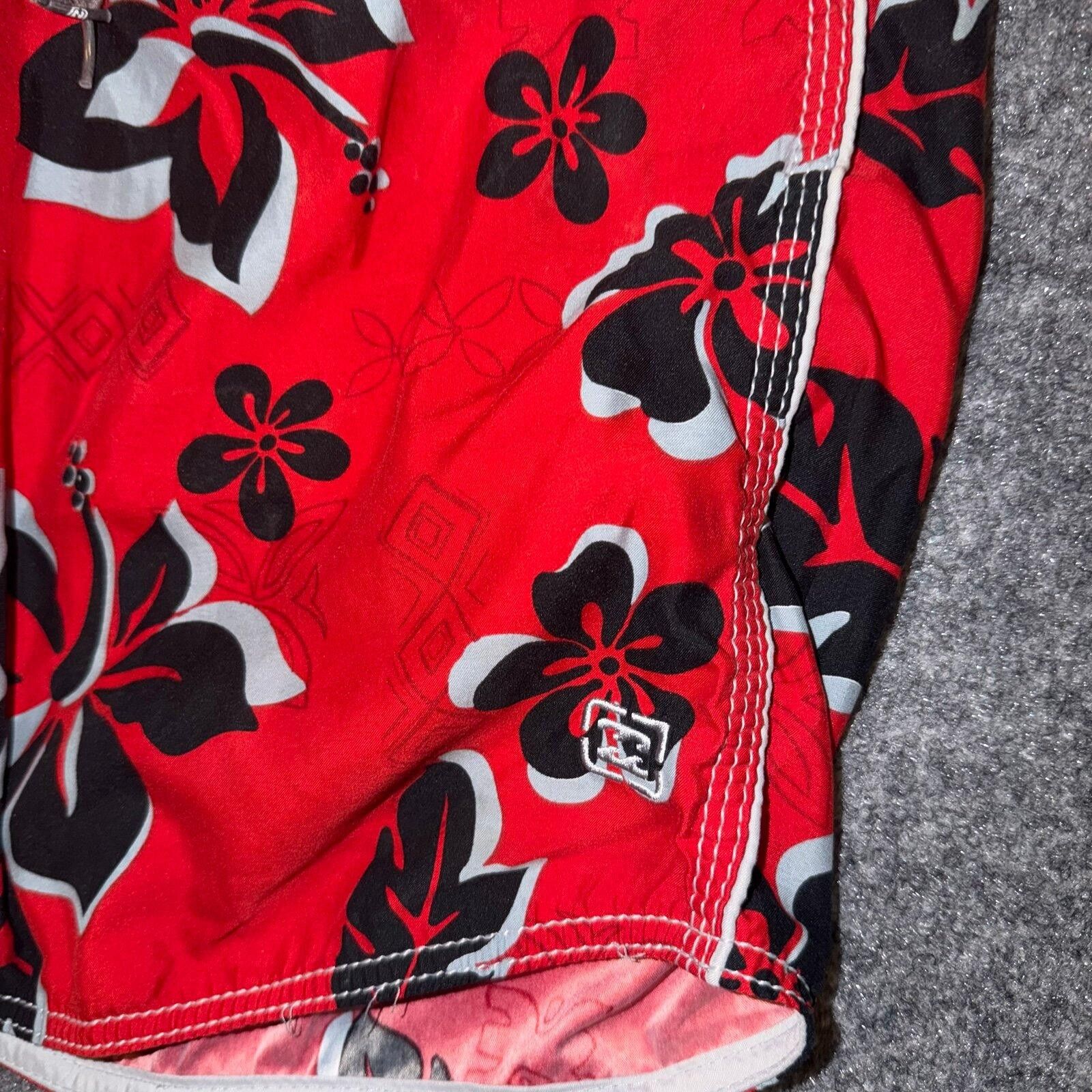 Billabong Billabong Red Floral Surf Board Shorts Mens SM 29 90s Rare Size US 30 / EU 46 - 2 Thumbnail