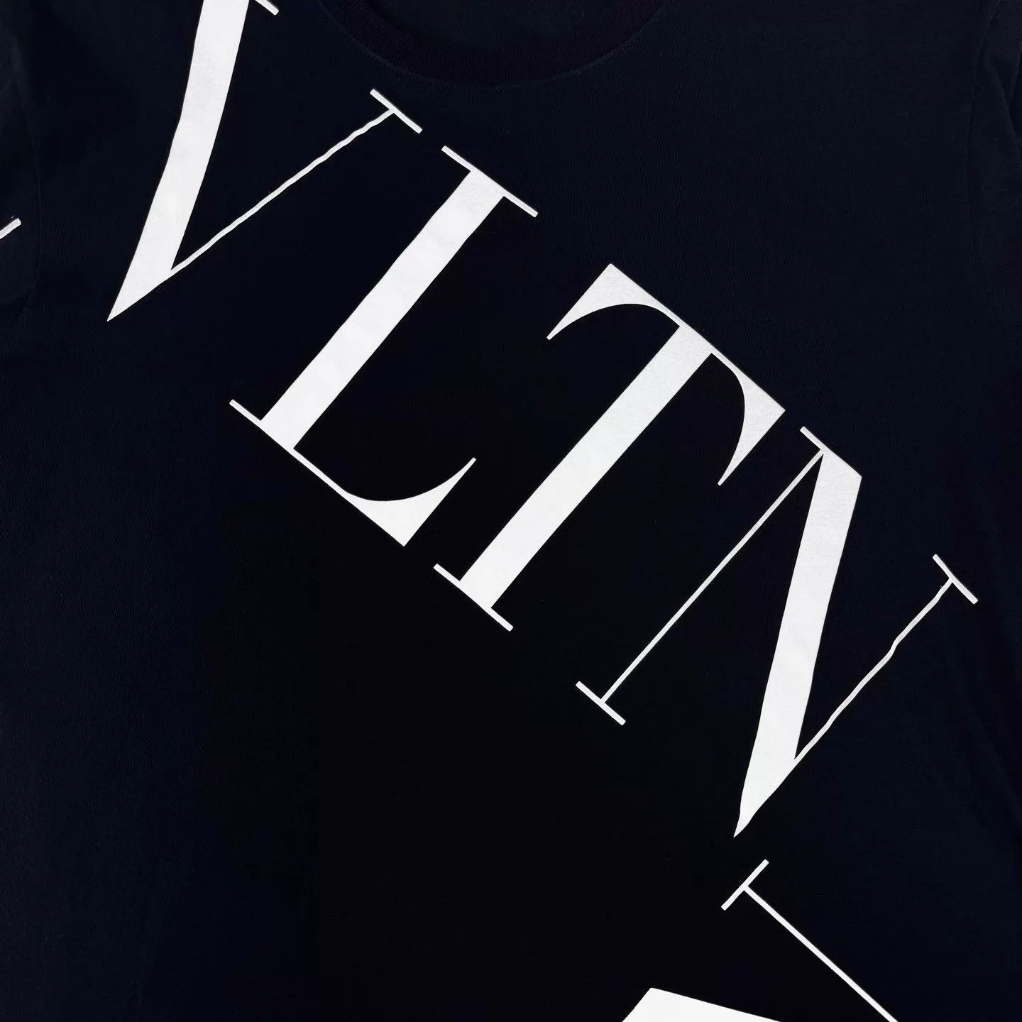 Valentino VALENTINO Black Colorblock Large Logo SS M Unisex Size US M / EU 48-50 / 2 - 4 Thumbnail