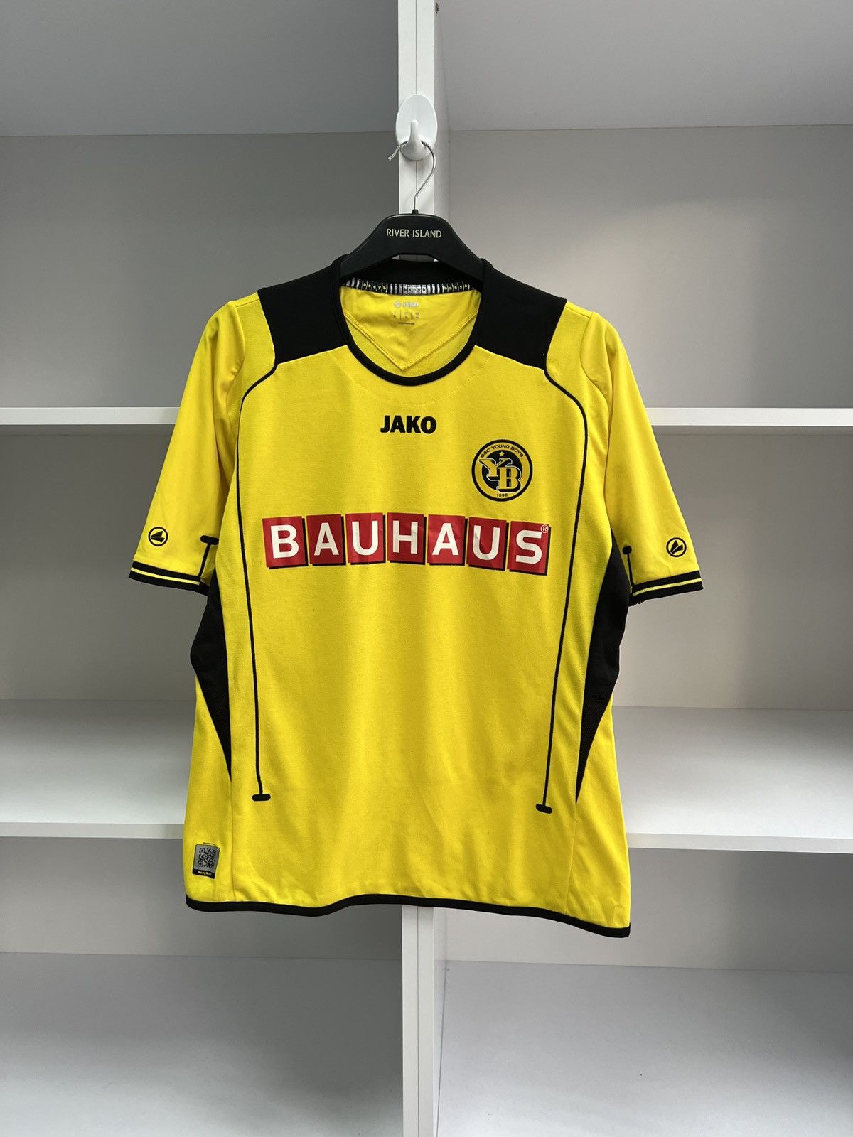 Vintage BSC Young Boys 2012-13 Home FOOTBALL SOCCER JERSEY Size US M / EU 48-50 / 2 - 6 Thumbnail