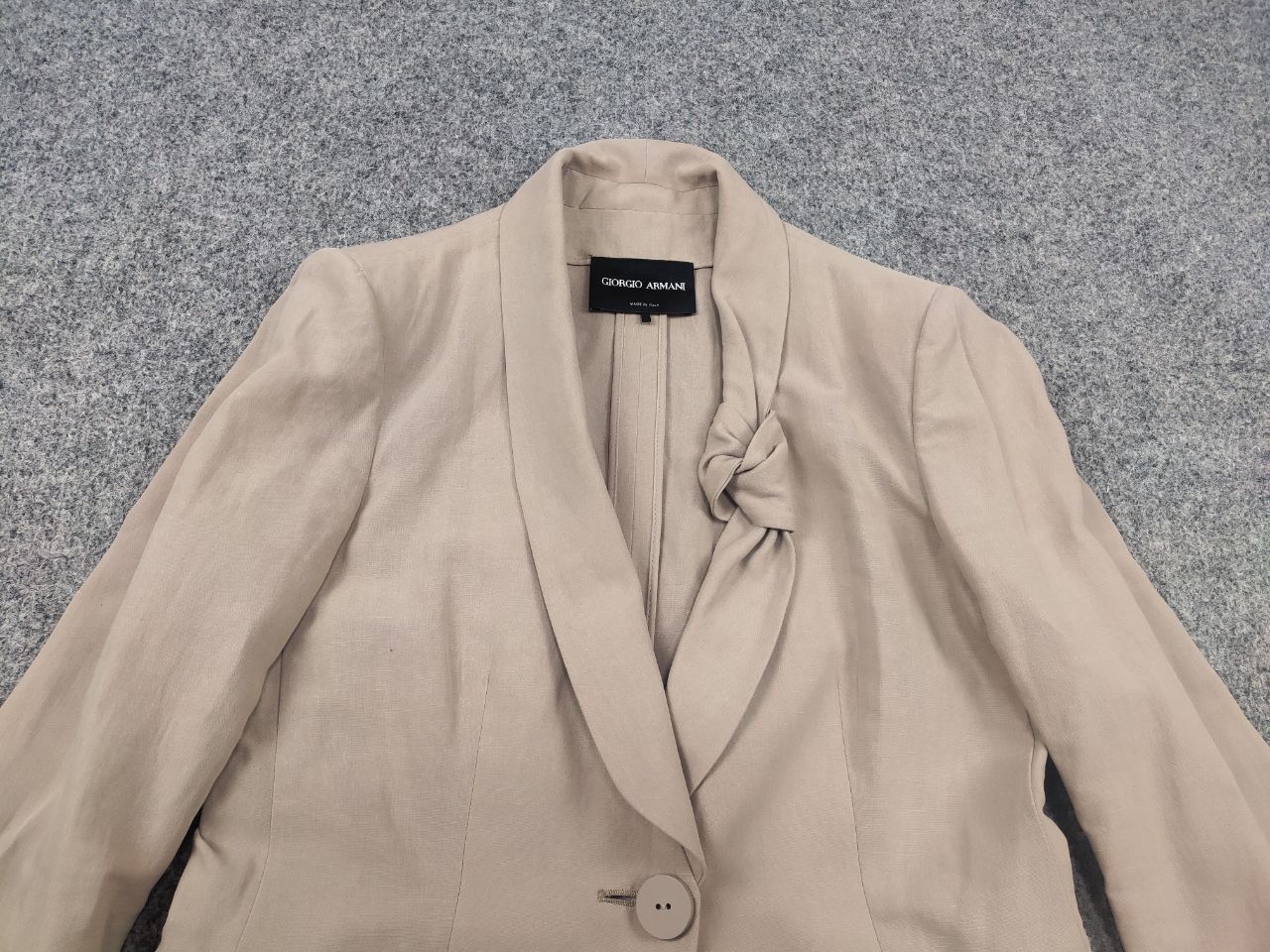 Giorgio Armani Giorgio Armani Knot lapel linen blend Beige Blazer Jacket Size M / US 6-8 / IT 42-44 - 7 Thumbnail