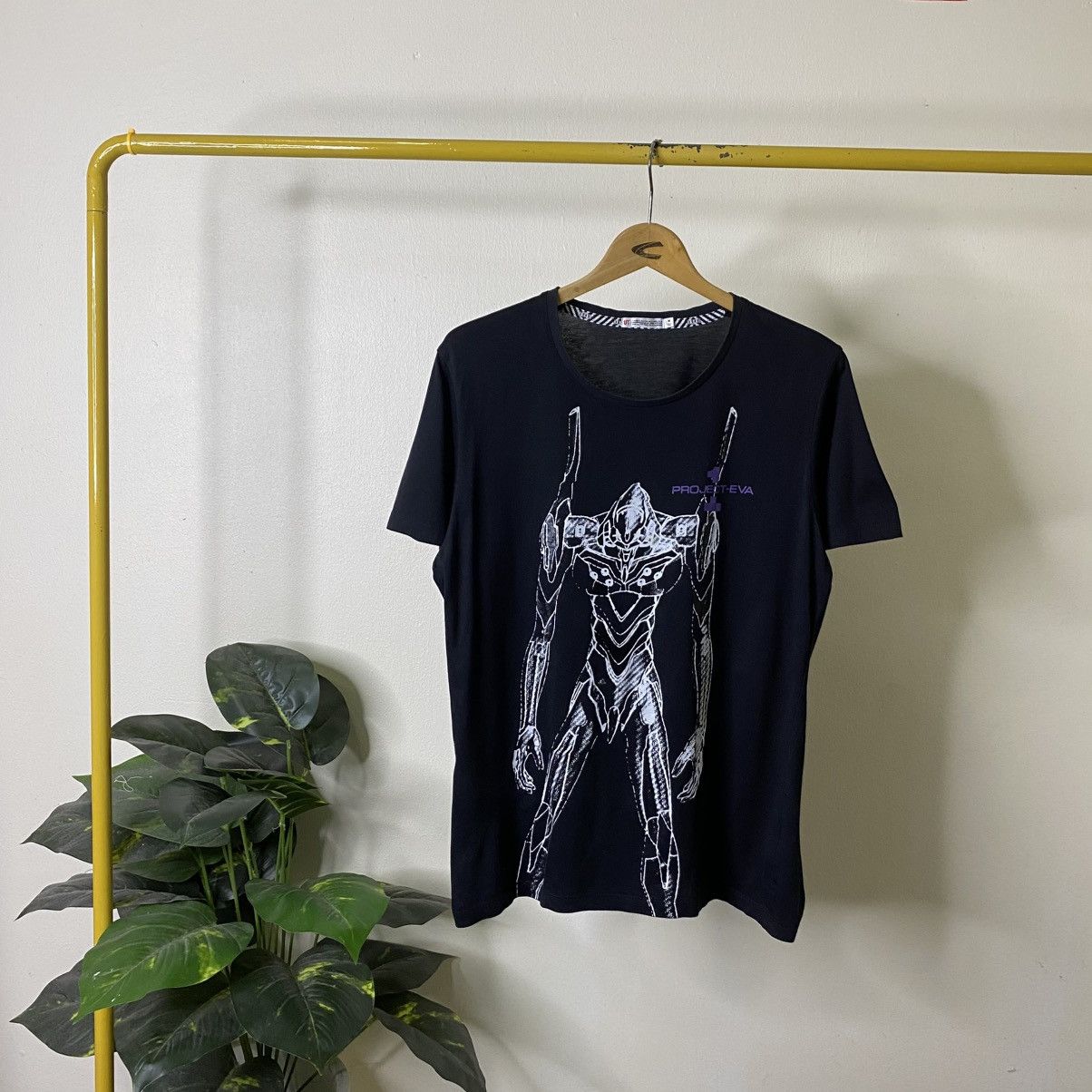 Uniqlo UT Neon Genesis Evangelion EVA 01 Shinji Ikari Anime Tshirt Size US M / EU 48-50 / 2 - 1 Thumbnail