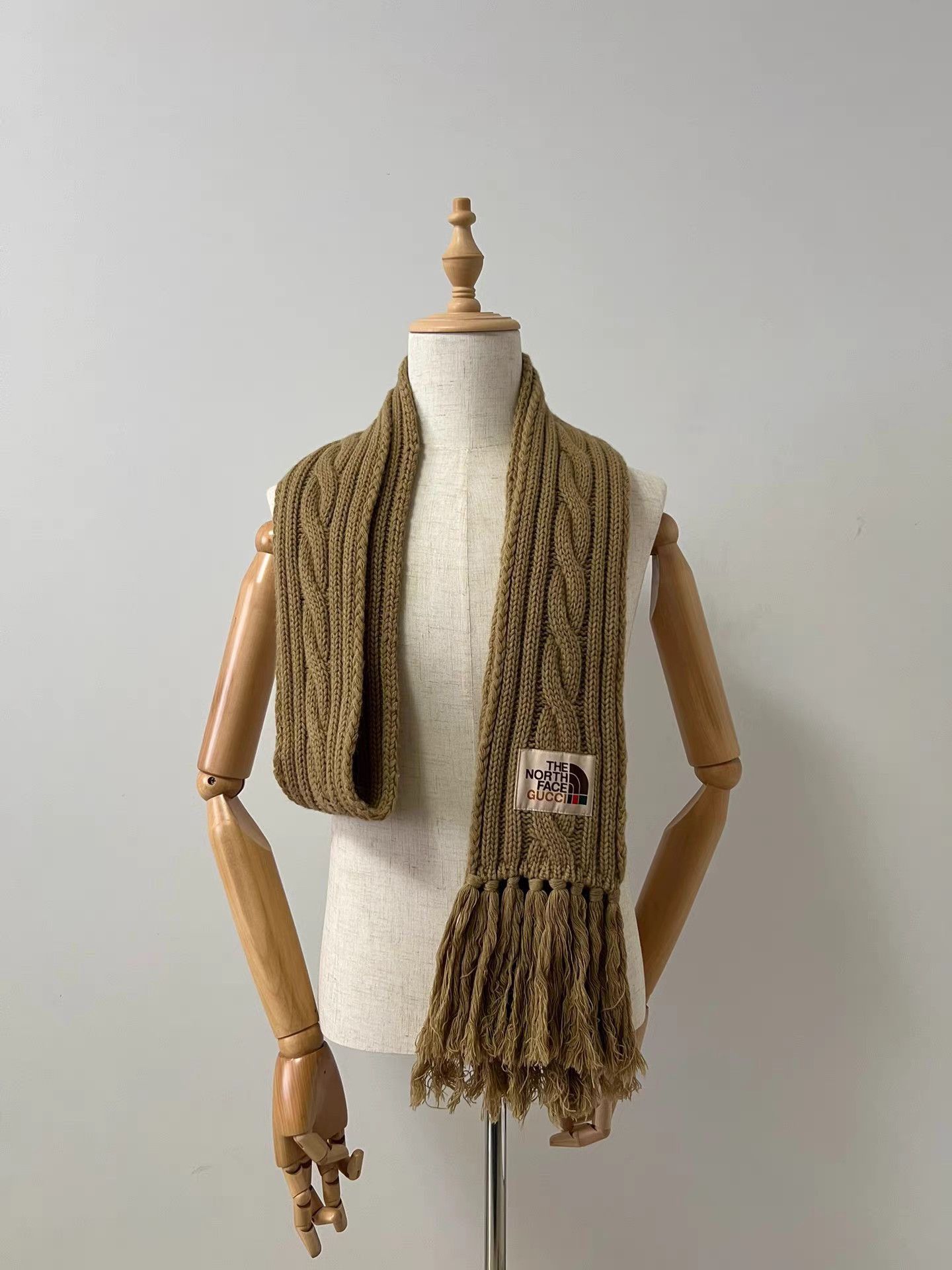 Gucci Beige Cable-Knit Fringed Scarf Size ONE SIZE - 1 Thumbnail