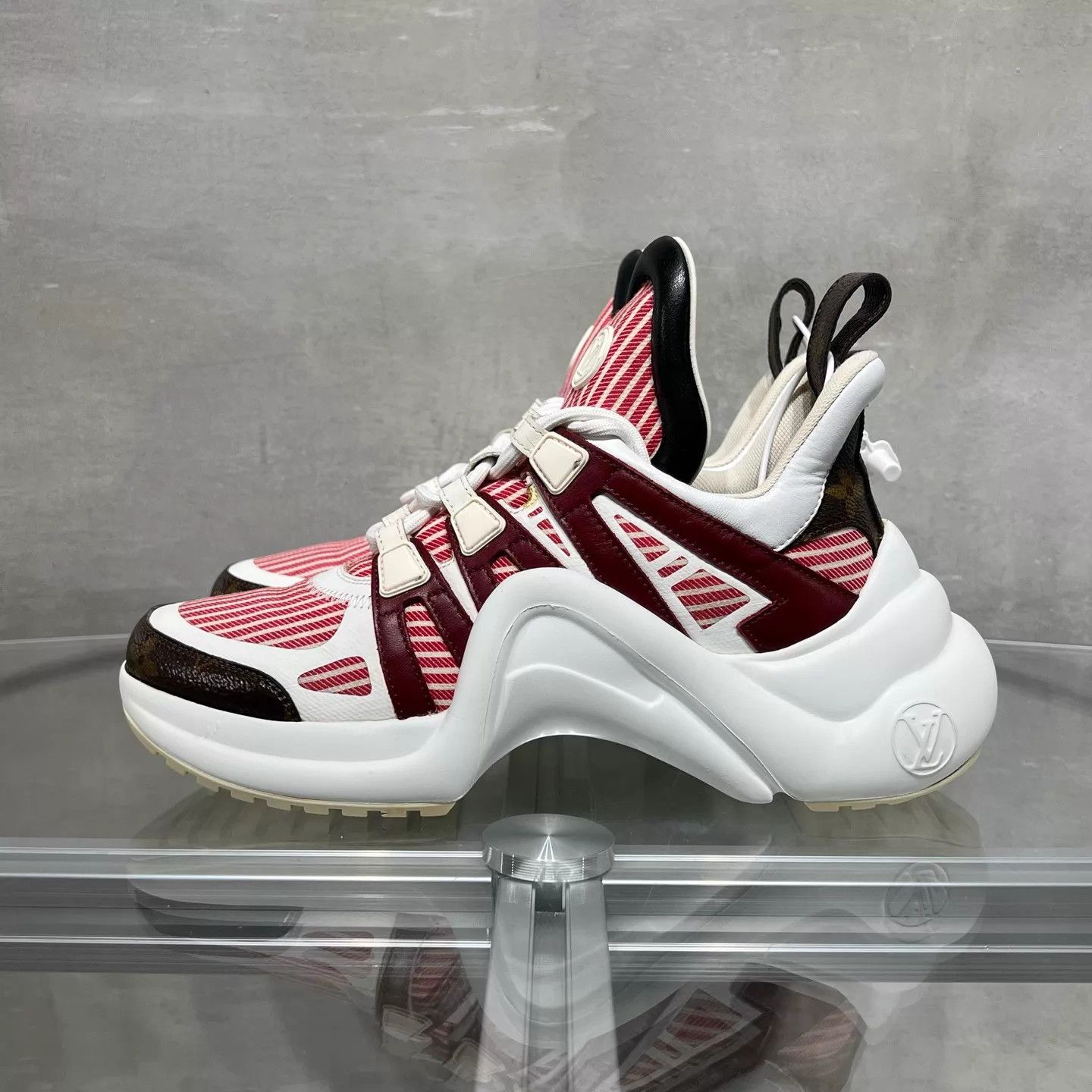 Louis Vuitton LV Archlight White Red Monogram Sneakers UK3/37 Size US 6.5 / IT 36.5 - 3 Thumbnail