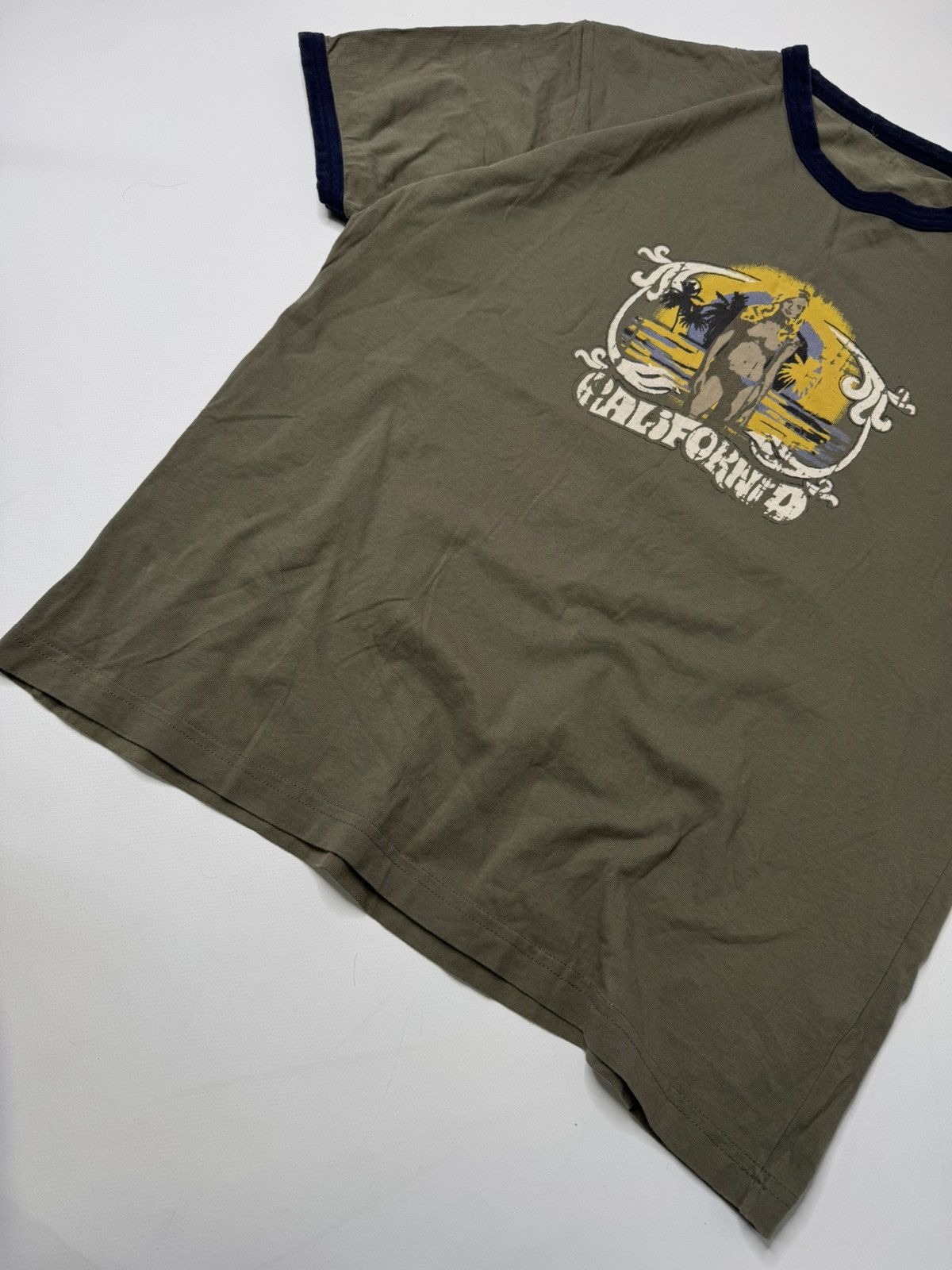 Vintage Vintage avant garde california tee y2k 00s bikini GTA sk8 Size US L / EU 52-54 / 3 - 6 Thumbnail
