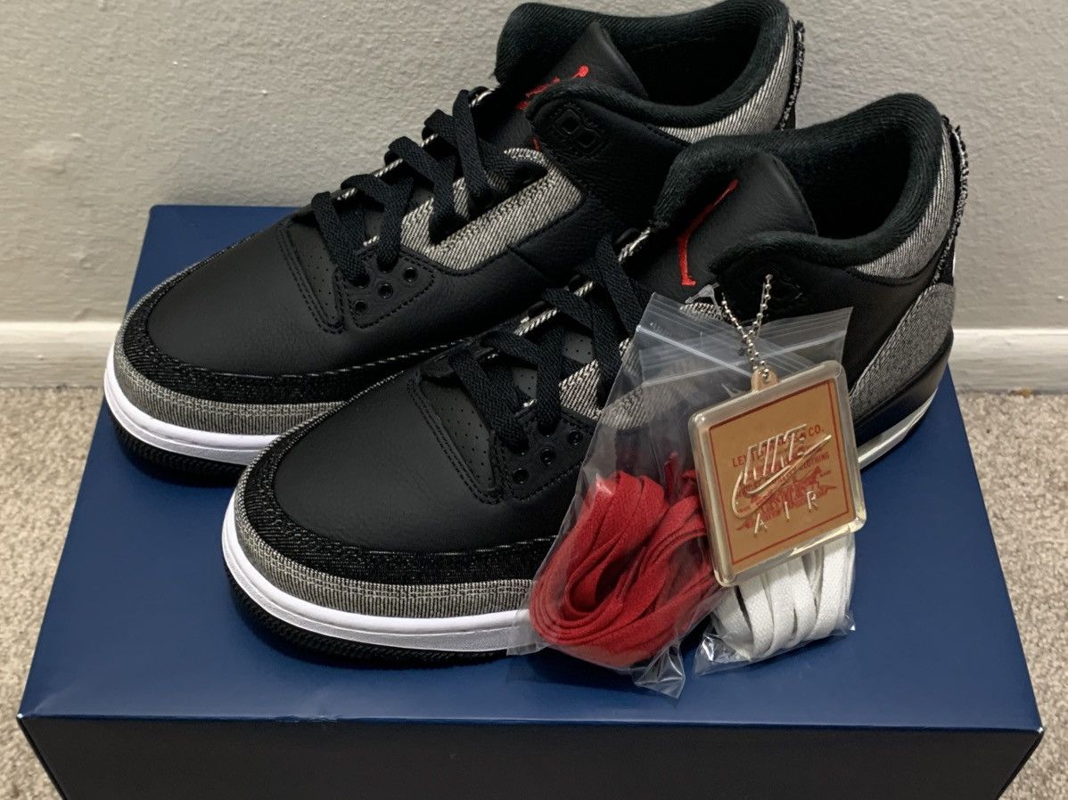 Jordan Brand × Levi's Jordan Retro 3 Levi’s Black Size 10.5 Style #IR0914-400 Size US 10.5 / EU 43-44 - 1 Thumbnail