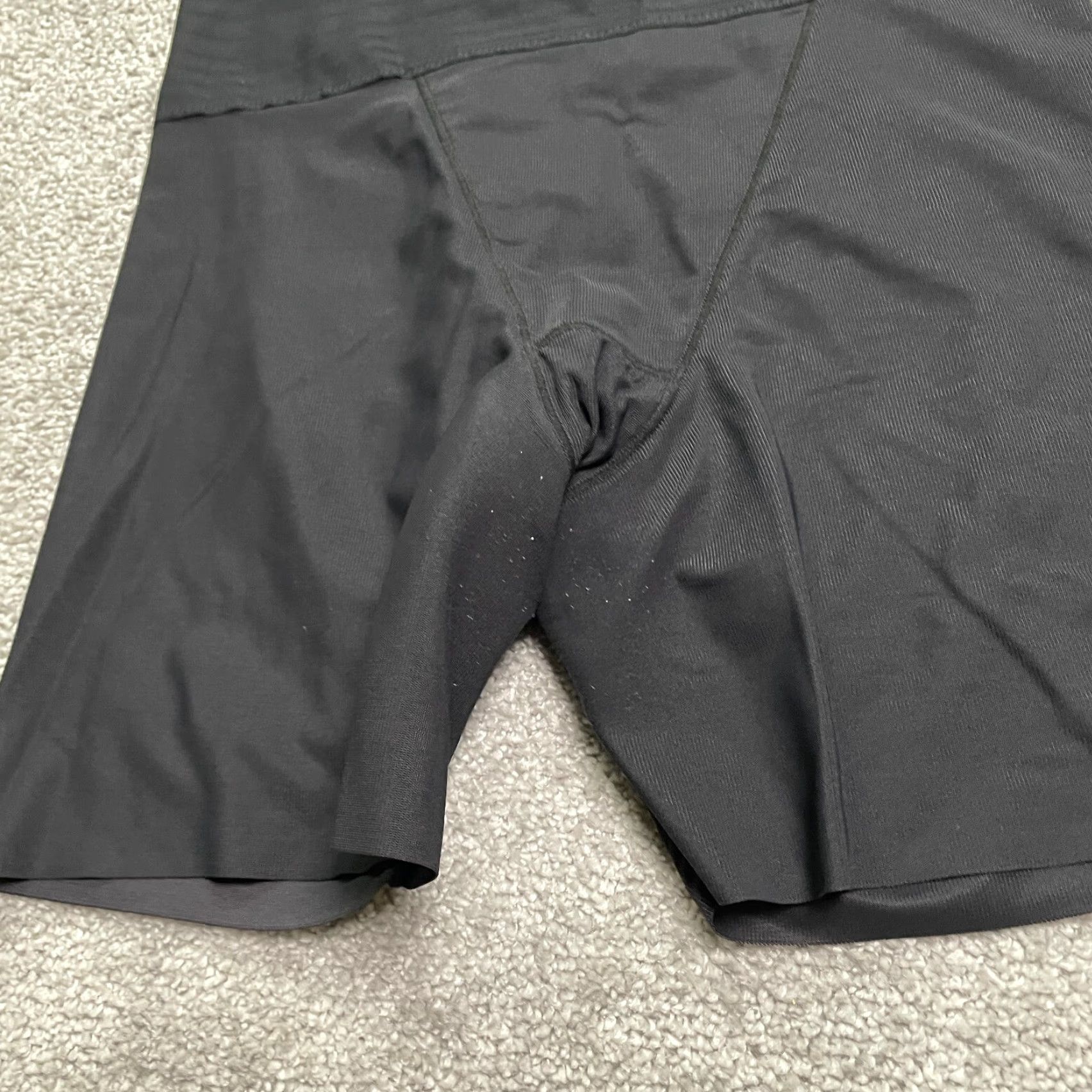 Vintage VINTAGE Uniqlo Compression Active Shorts Womens Large Black Sports Yoga Running 5in Size 36" / US 14 / IT 50 - 4 Thumbnail