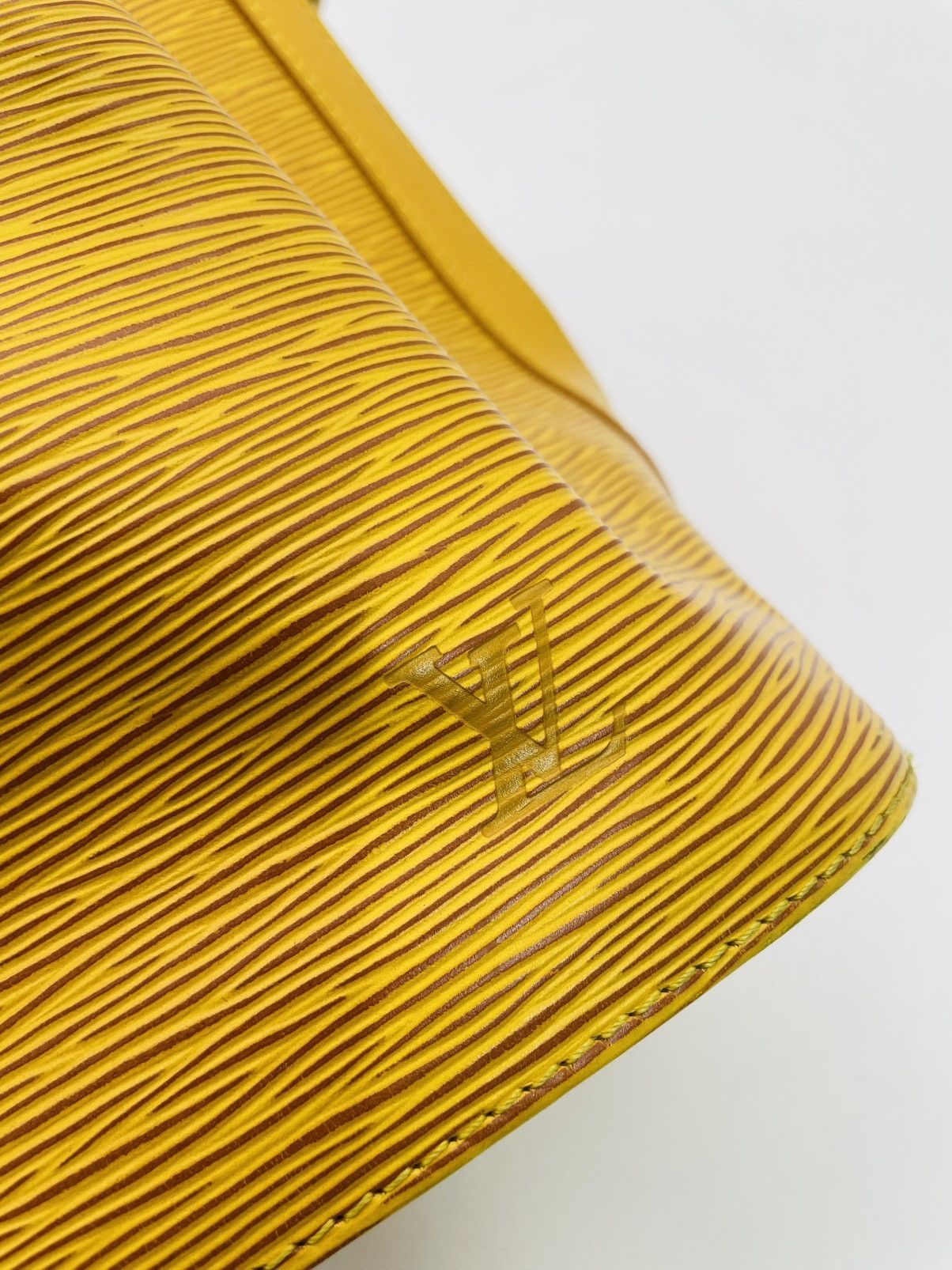 Louis Vuitton Epi Noe Yellow Leather Shoulder Bag M44109 Size ONE SIZE - 17 Thumbnail