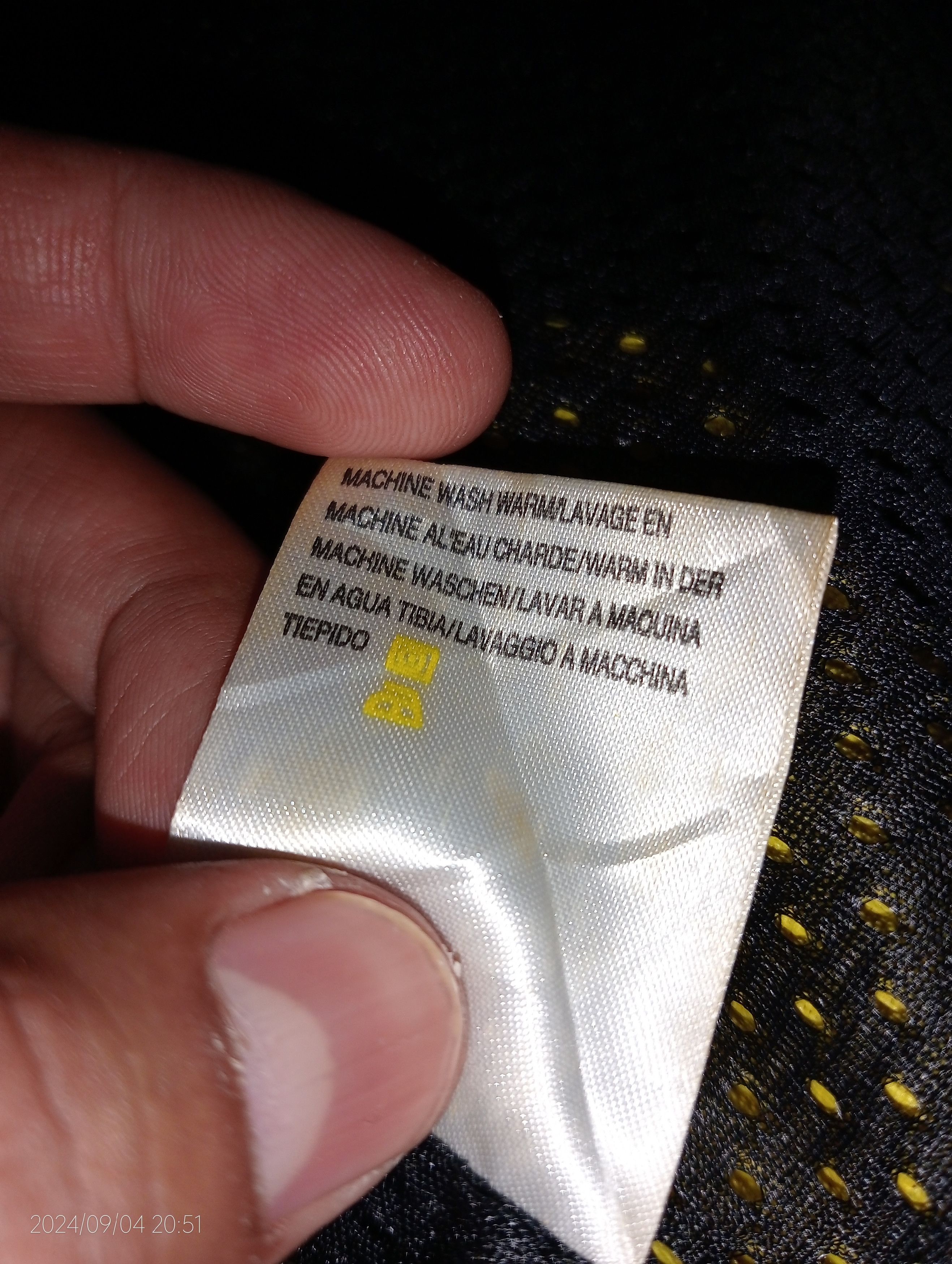 Ferrari VTG 1998 Ferrari Light Yellow Licence Windbreaker Very Rare Size US M / EU 48-50 / 2 - 22 Thumbnail