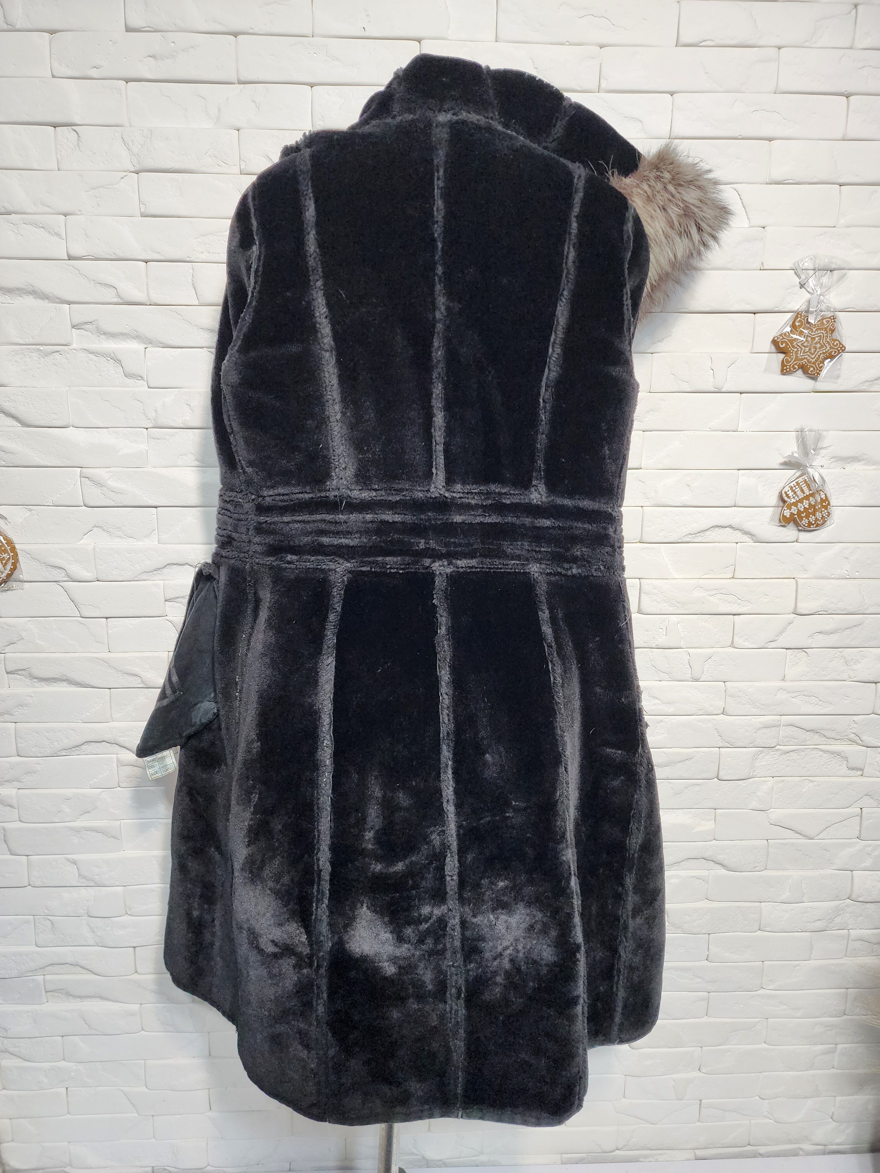 Furla Black Faux Sheepskin Coat: Warm Hood, Metal Zipper. Women's. Size S / US 4 / IT 40 - 7 Thumbnail