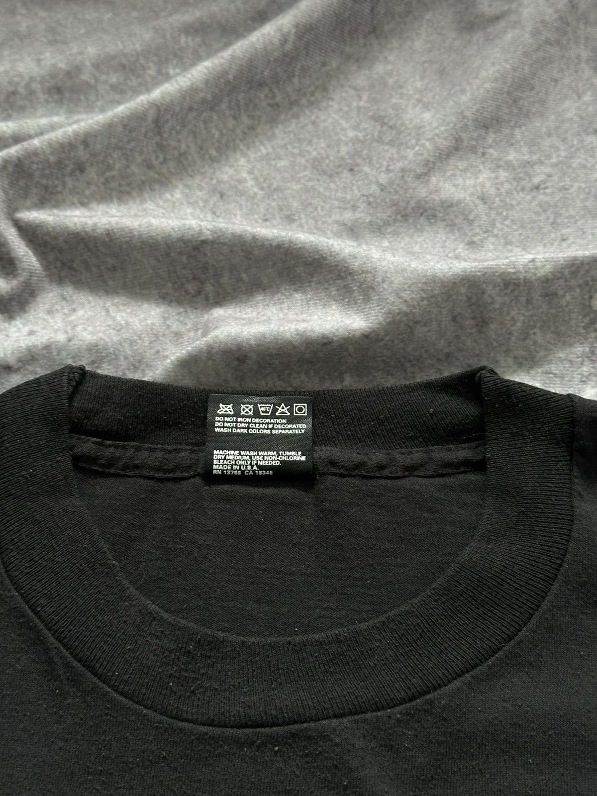 Fruit Of The Loom 90s Black Diamond Riders Johny Sombrero Vintage Black Tee Size US XL / EU 56 / 4 - 10 Thumbnail