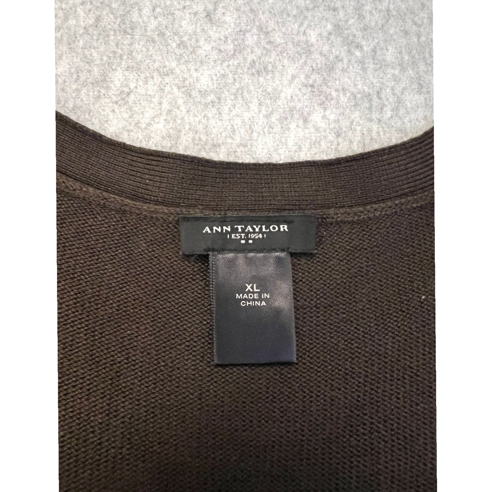 Ann Taylor Ann Taylor Cardigan Women XL Brown Wool Blend V Neck Button Front Size XL / US 12-14 / IT 48-50 - 6 Thumbnail
