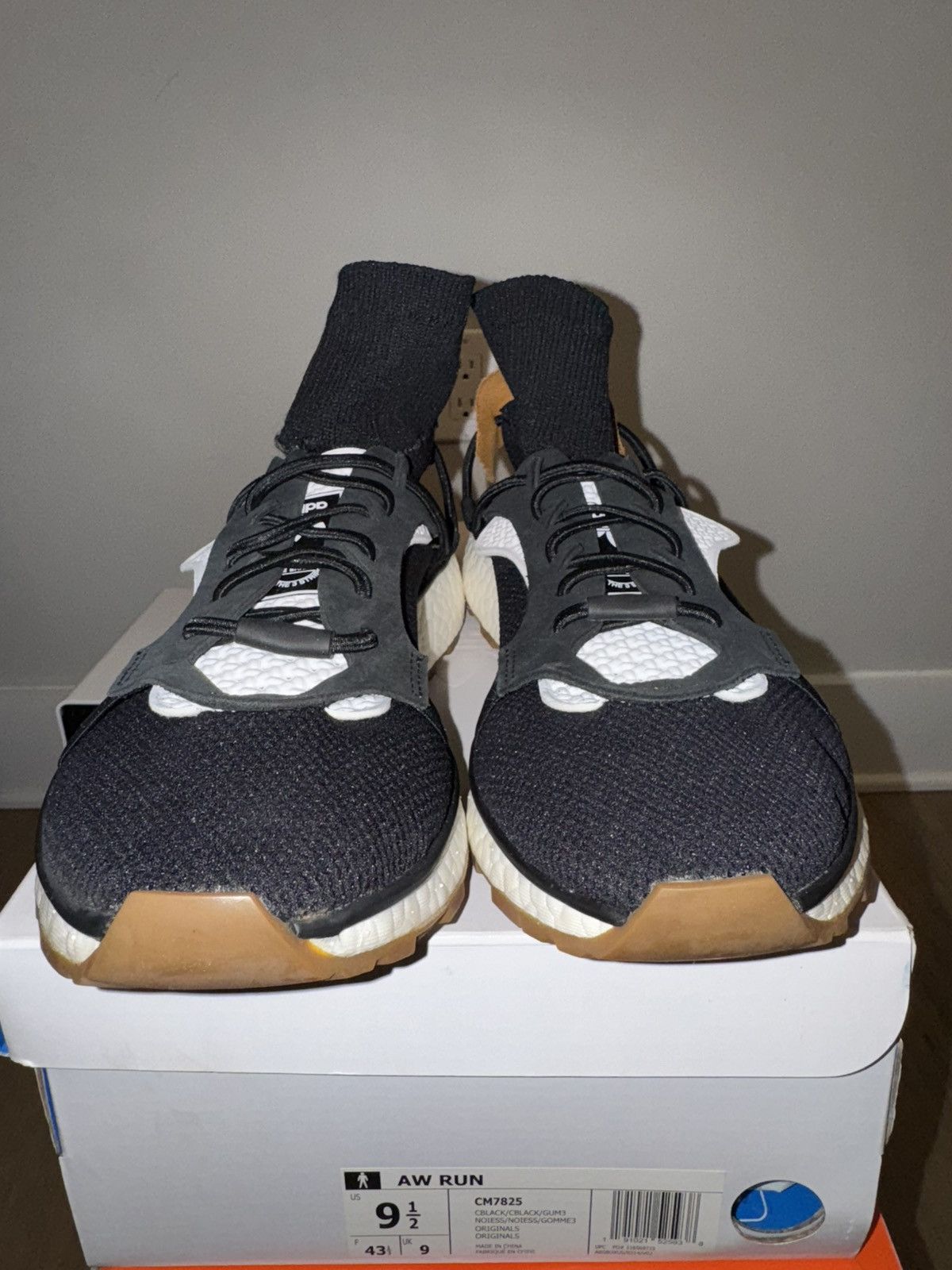Adidas × Alexander Wang Adidas Alexander Wang x AW Run Black Size 9.5 Boost CM7825 Size US 9.5 / EU 42-43 - 8 Thumbnail