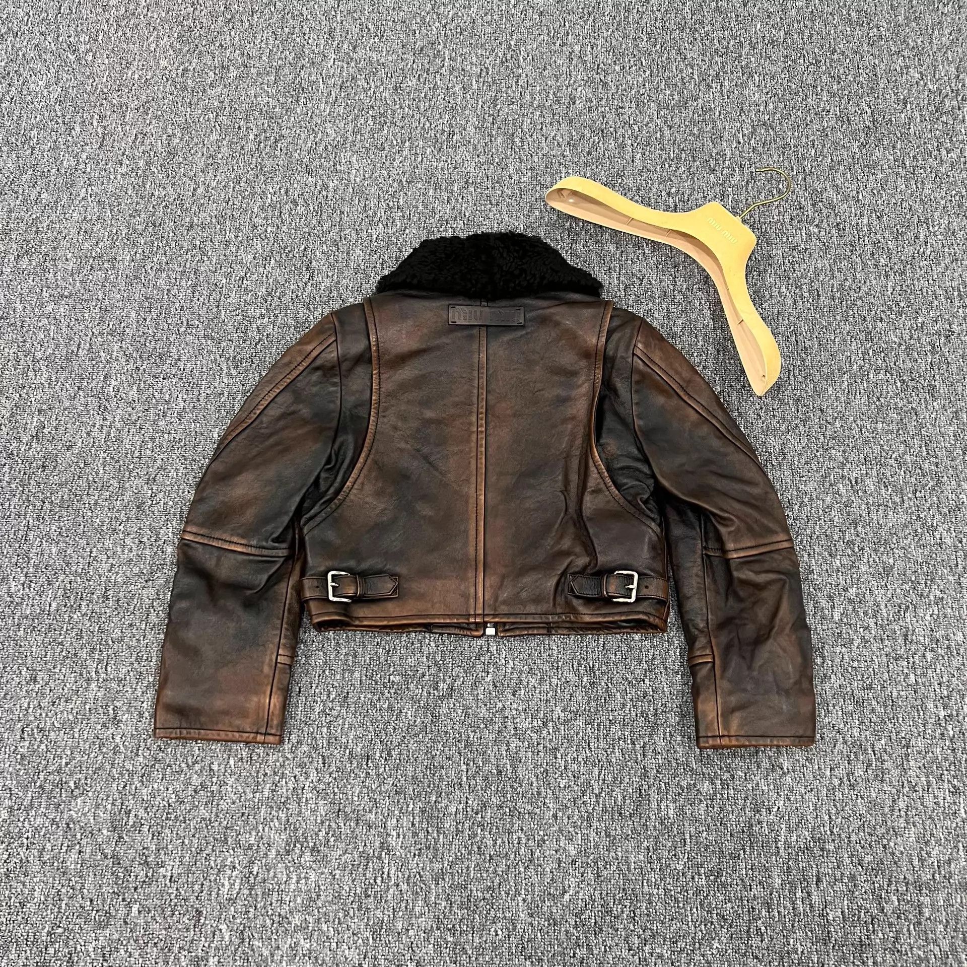 Miu Miu MIU MIU Tan Lambskin Short Jacket w/ Shearling Collar Logo Size XS / US 0-2 / IT 36-38 - 2 Thumbnail