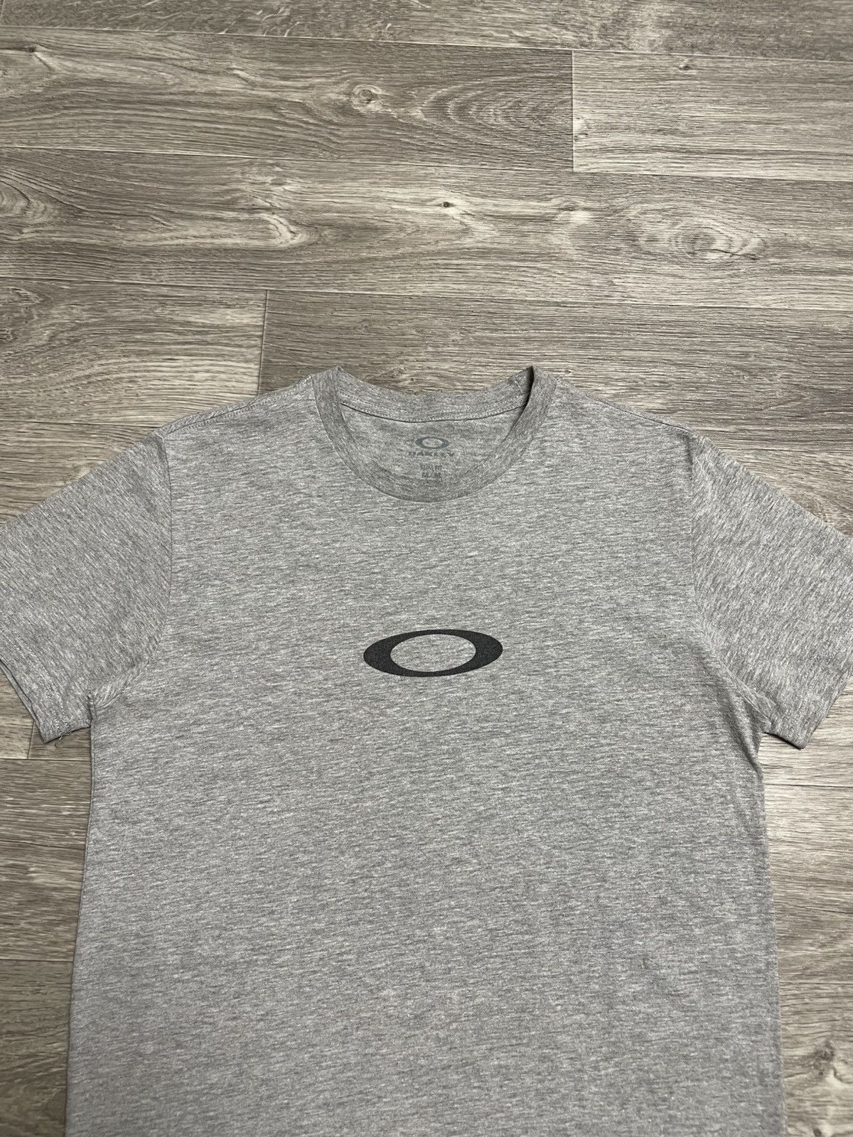 Oakley Vintage Oakley Center Logo Gray T-Shirt Size US M / EU 48-50 / 2 - 2 Thumbnail