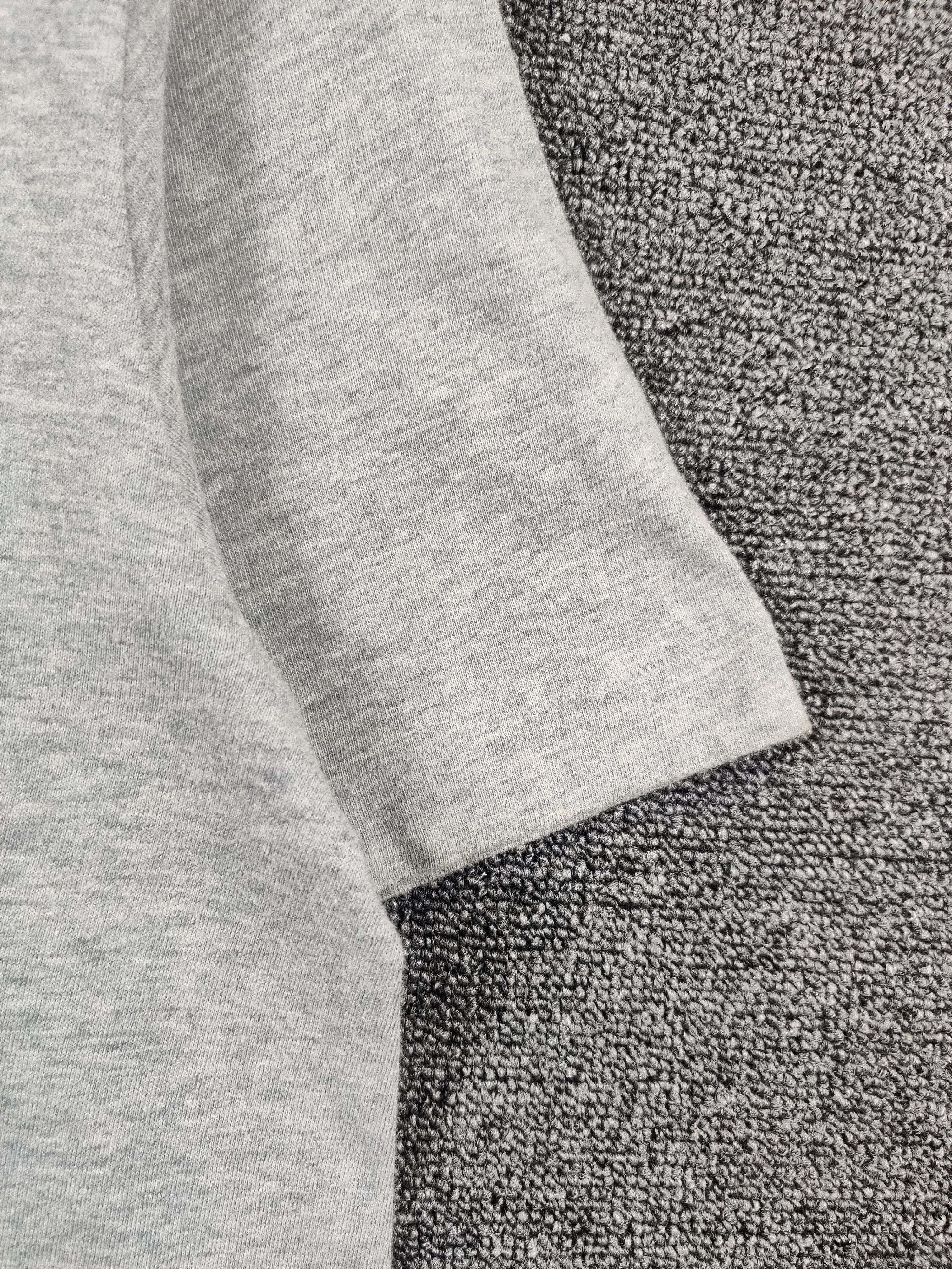 Kaws × Uniqlo Vintage Uniqlo x Kaws Tee Tshirt Size US M / EU 48-50 / 2 - 6 Thumbnail
