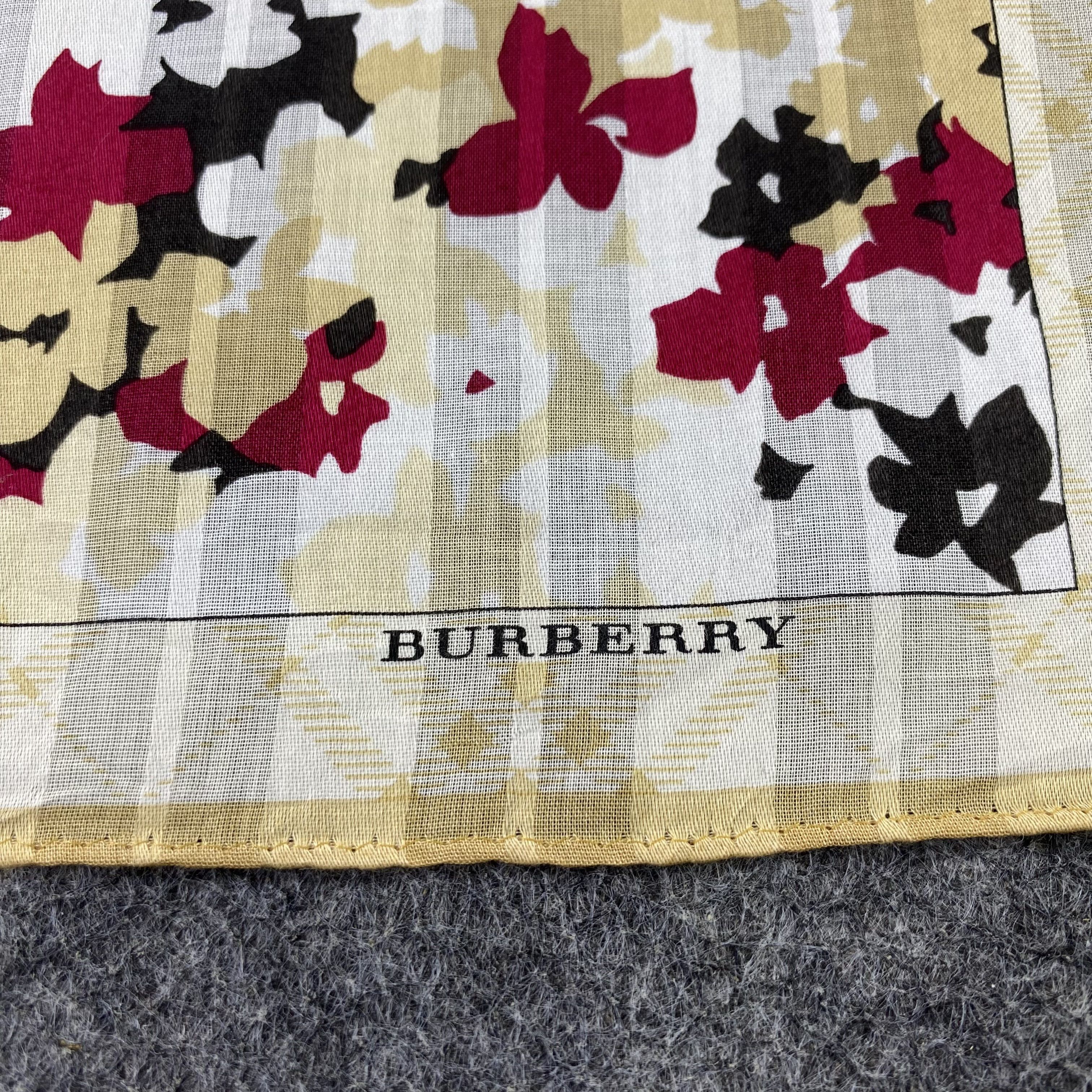 Burberry Burberry Handkerchief / Bandana / Neckerchief-B2277 Size ONE SIZE - 7 Thumbnail