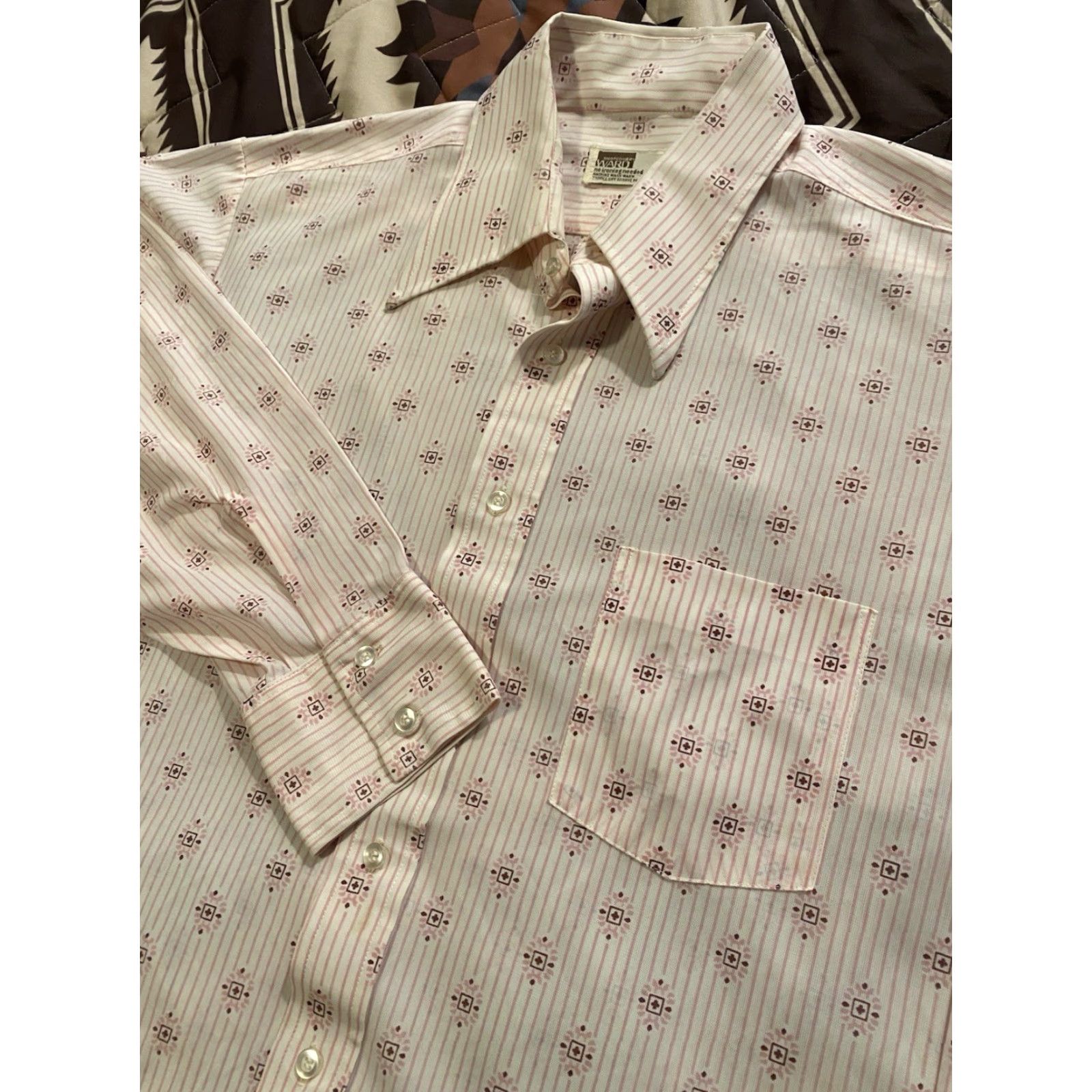 Vintage VINTAGE Montgomery Ward Long Sleeve Button-Down Geometric Pink Mens XL Regular Button-Up Collared Knit Easy Care 70s Retro Size US XL / EU 56 / 4 - 2 Thumbnail
