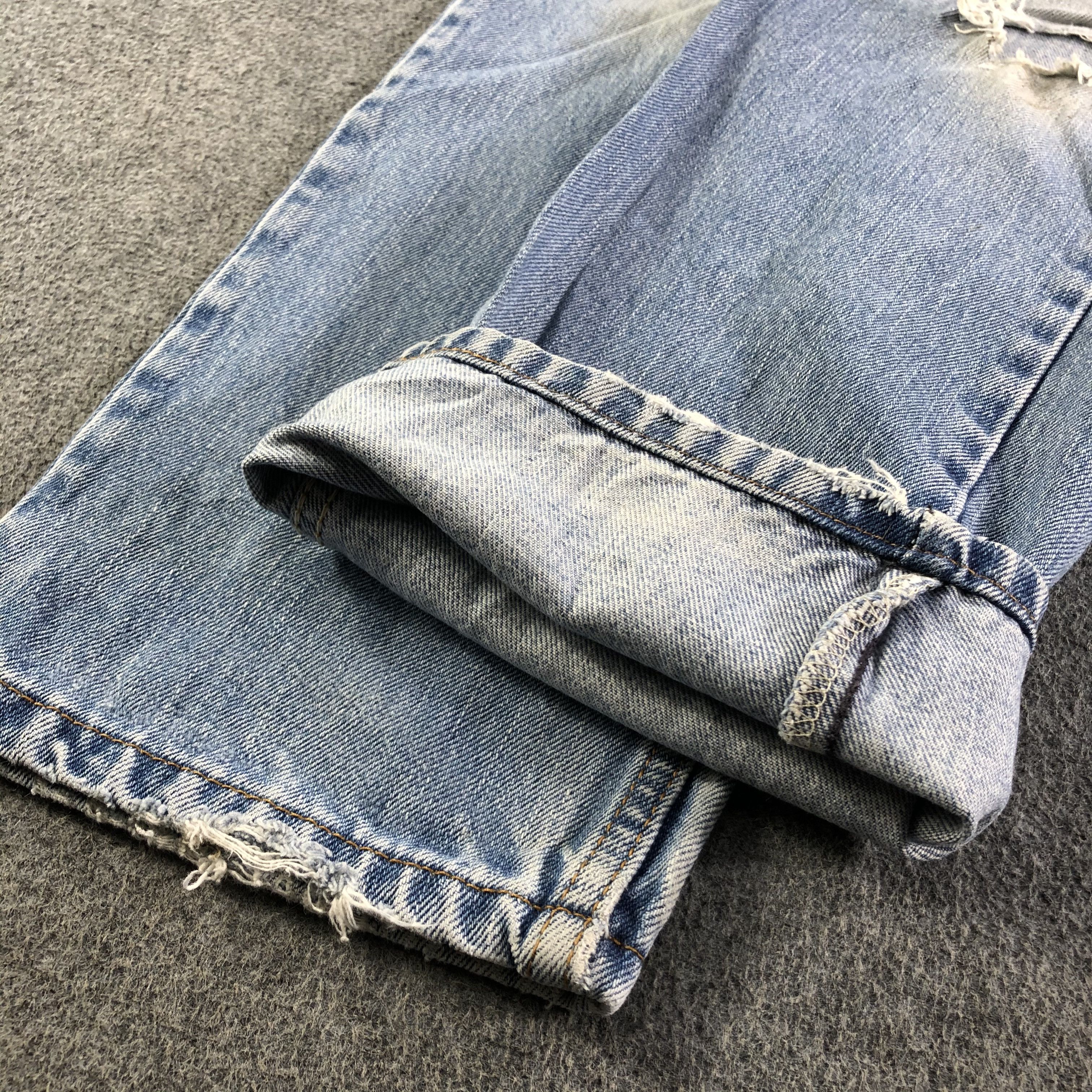 Levi's Vintage Blue Wash Levis Jeans-J3518 Size US 31 - 7 Thumbnail
