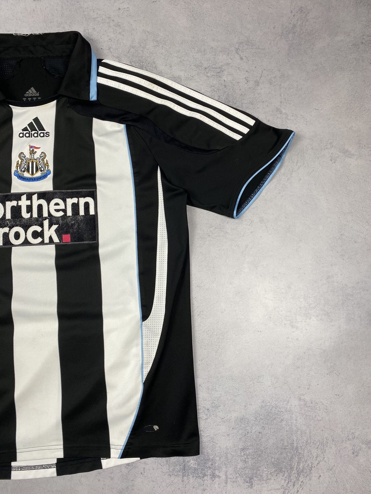 Adidas Adidas NEWCASTLE UNITED 2007 2008 2009 HOME SOCCER JERSEY Size US M / EU 48-50 / 2 - 4 Thumbnail
