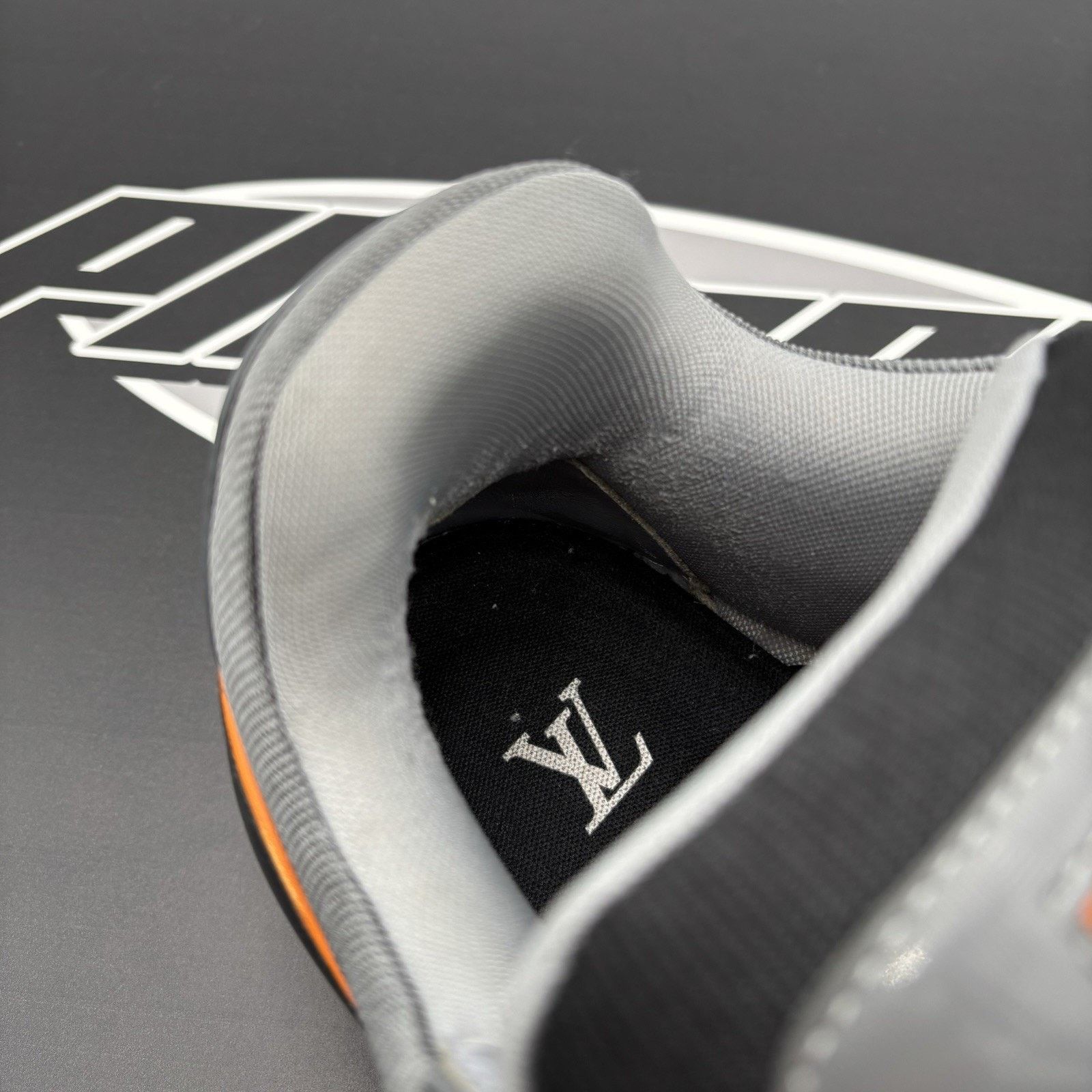 Louis Vuitton 11-11.5 Louis Vuitton Maxi ' Black, Orange ' | SUPER CLEAN! Size US 11.5 / EU 44-45 - 16 Thumbnail