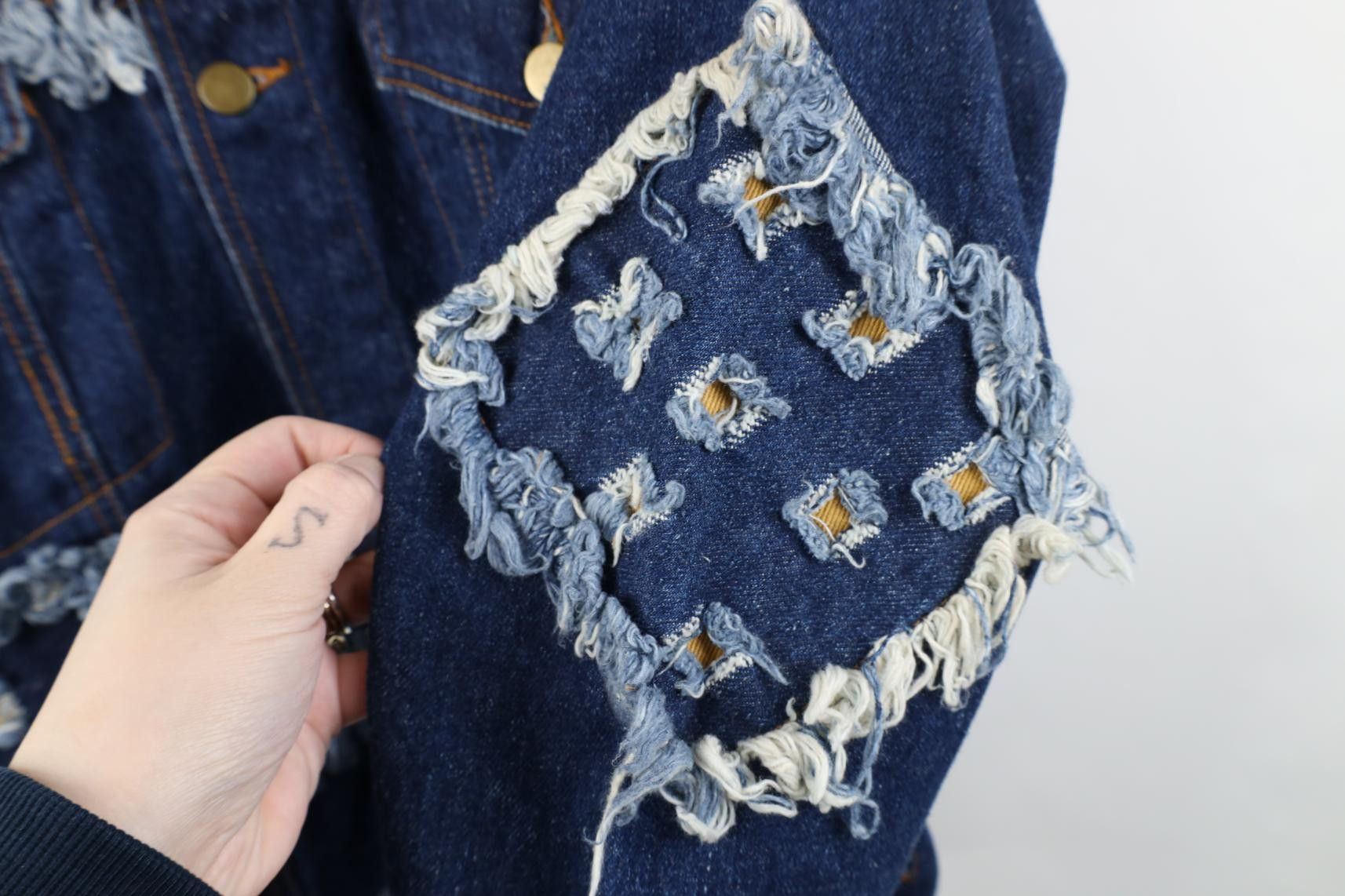 Vintage Deadstock Vintage 90s Streetwear Patch Denim Trucker Jacket Size US S / EU 44-46 / 1 - 6 Thumbnail