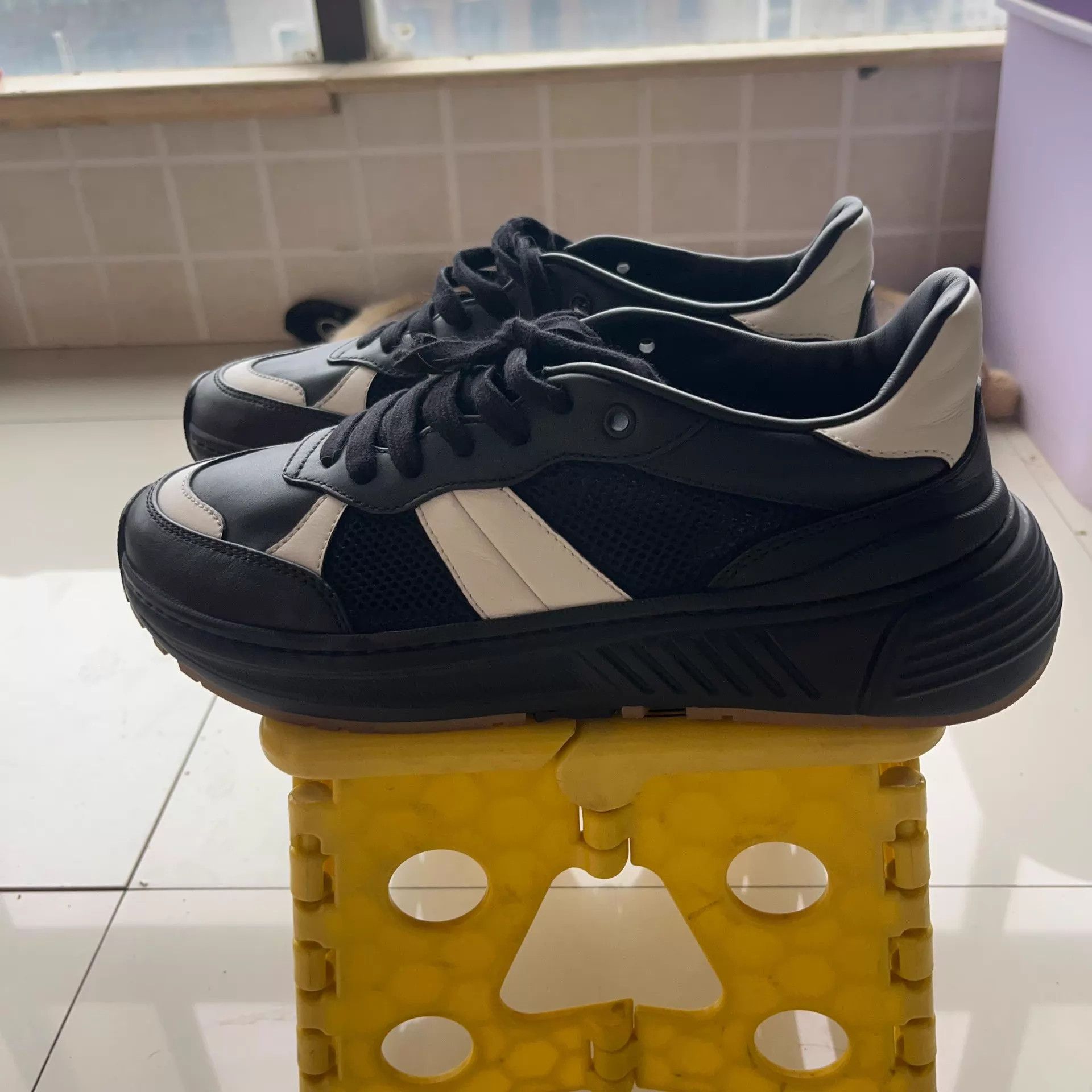 Bottega Veneta BOTTEGA VENETA B&W Colorblock Sneakers 42.5 Size US 9.5 / EU 42-43 - 1 Thumbnail