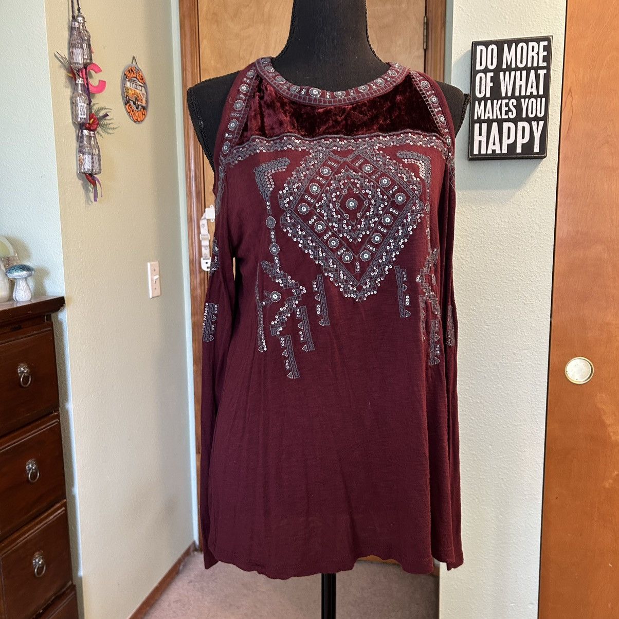 I.N.C INC International Concepts burgundy embroidered LS top S Size S / US 4 / IT 40 - 1 Thumbnail