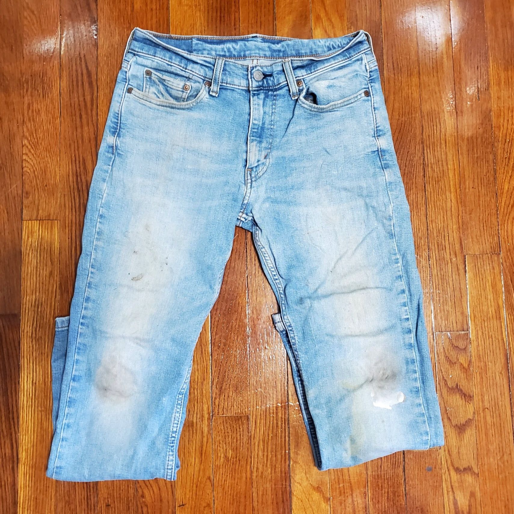 Levi's Levi's Men 514 Regular Fit Straight Stretch Jeans 30x29 Blue Denim Distressed Stain 5-Pocket Logo Button Patch Mid Rise Vintage? No (not vintage) Size US 30 / EU 46 - 4 Thumbnail