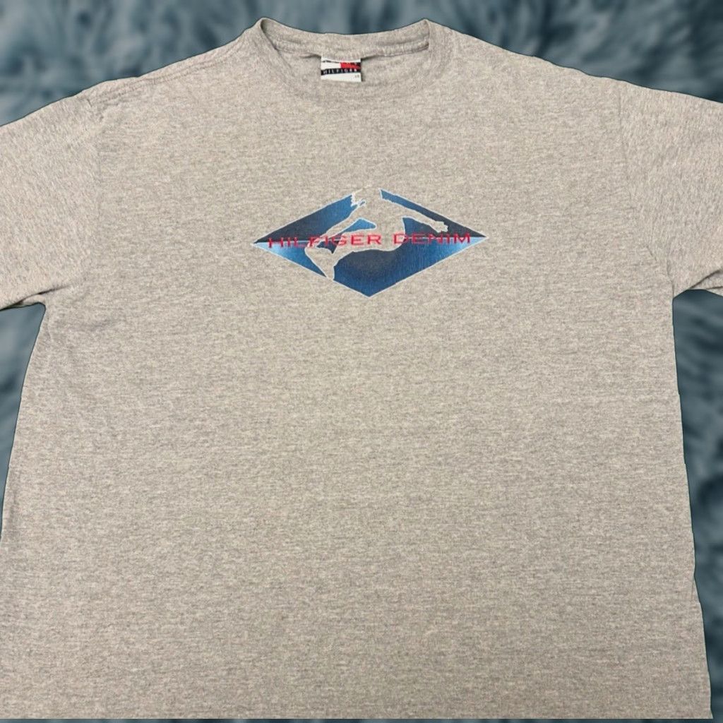 Tommy Hilfiger VINTAGE Tommy Hilfiger Surf Logo VTG Shirt Mens L Gray 90s Surf Skater Skate USA Beach Hip Hop Shirt Mens LG? Size US L / EU 52-54 / 3 - 1 Thumbnail
