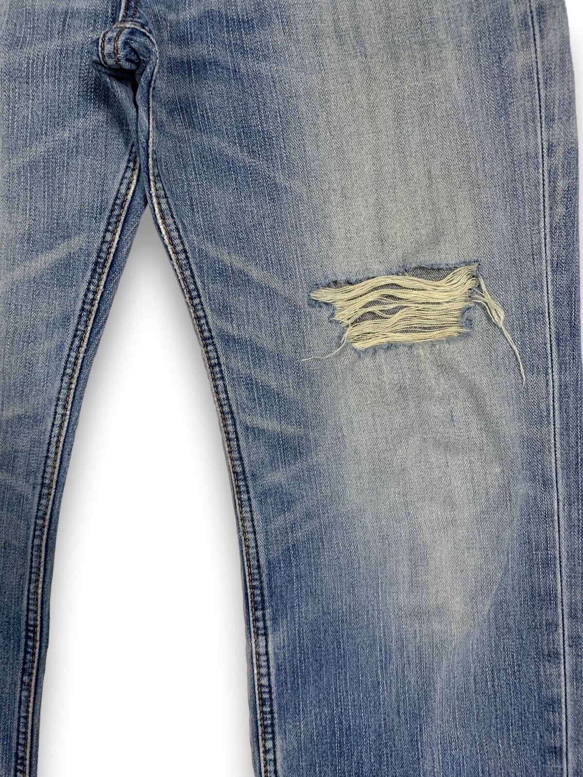 Wrangler Vintage Wrangler Blue Washed Straight Leg Distressed Jeans Size US 33 - 8 Thumbnail